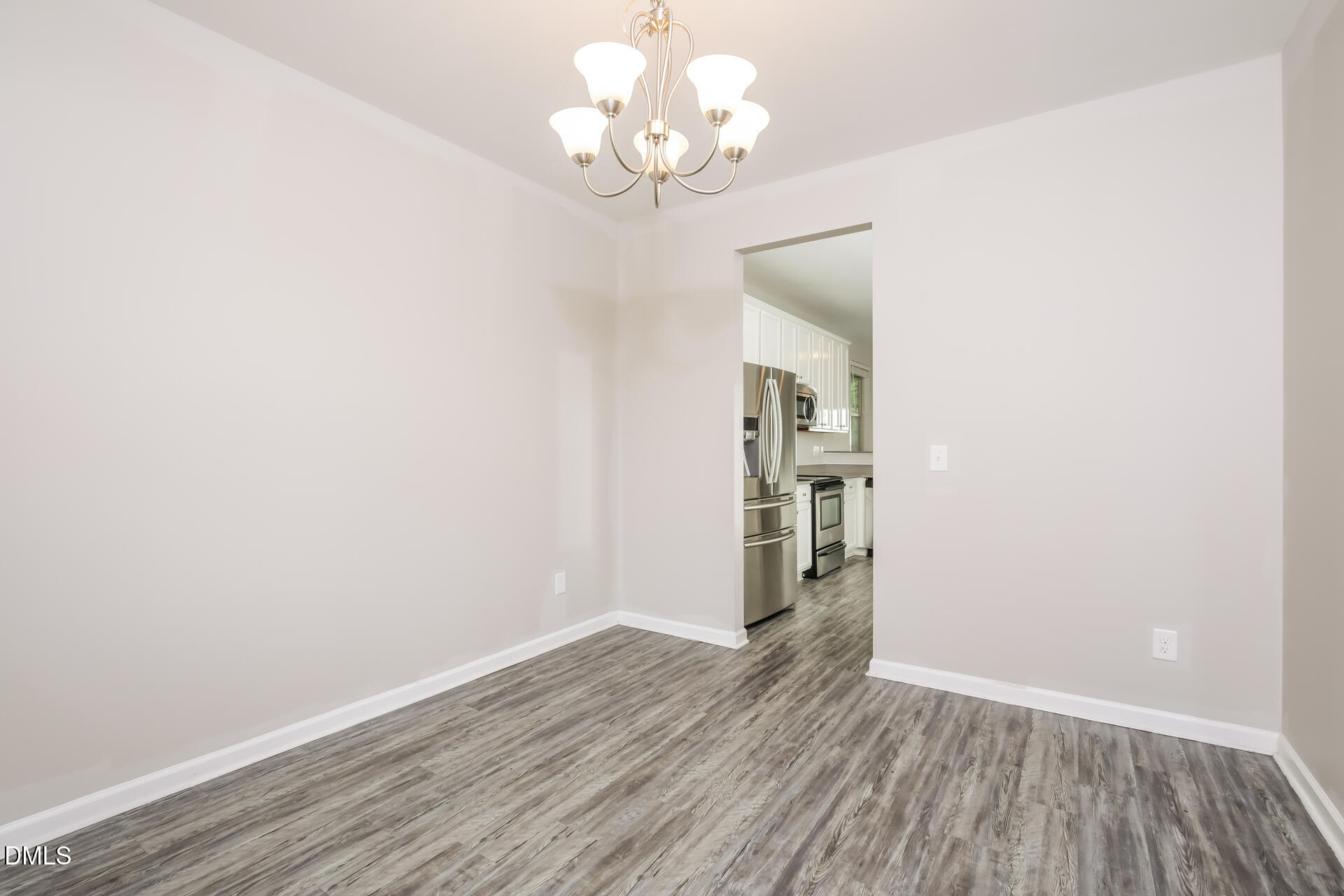 1604 Flowering Peach Trail Property Photo 7