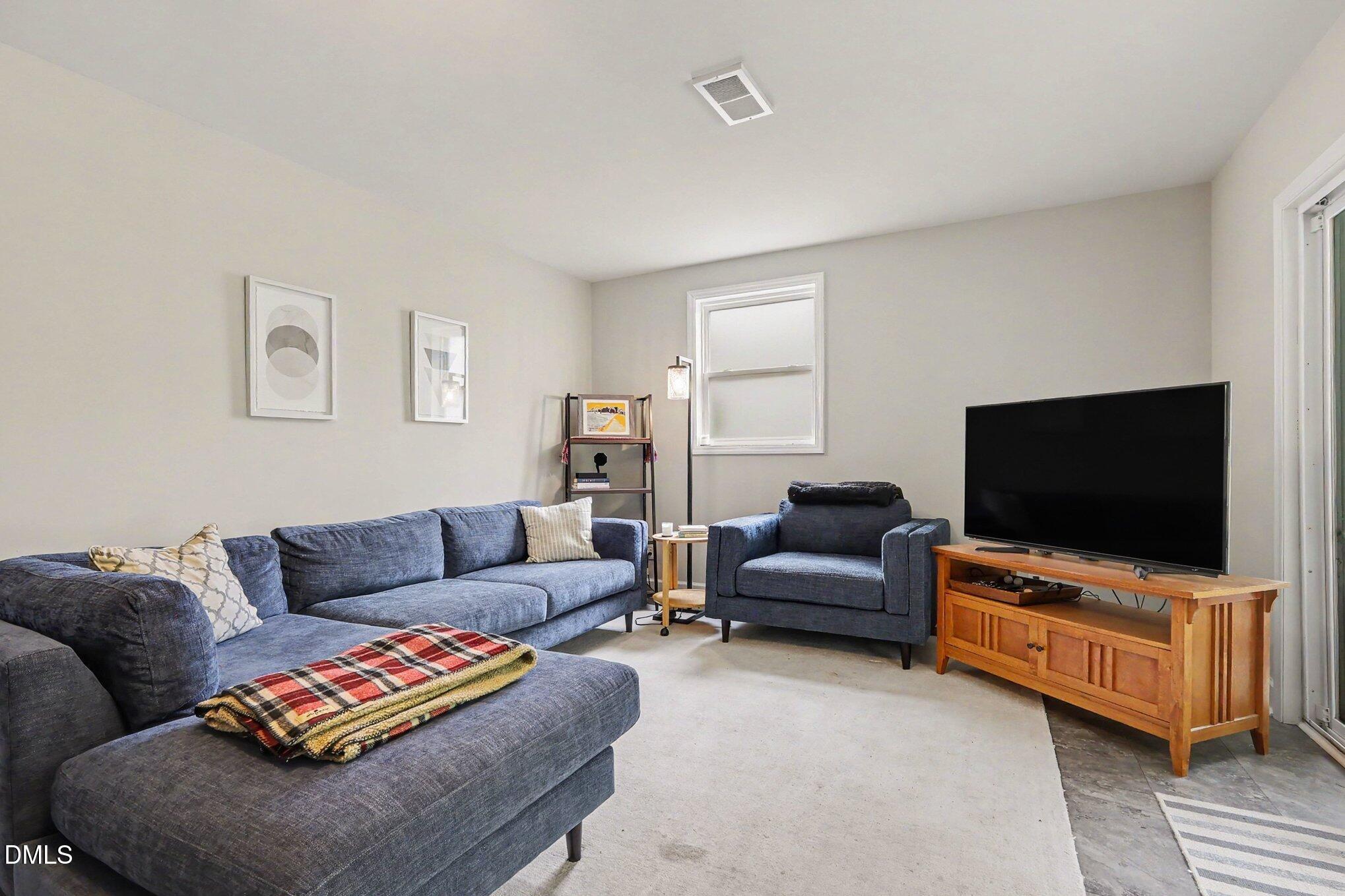 2609 Glascock Street Property Photo 5