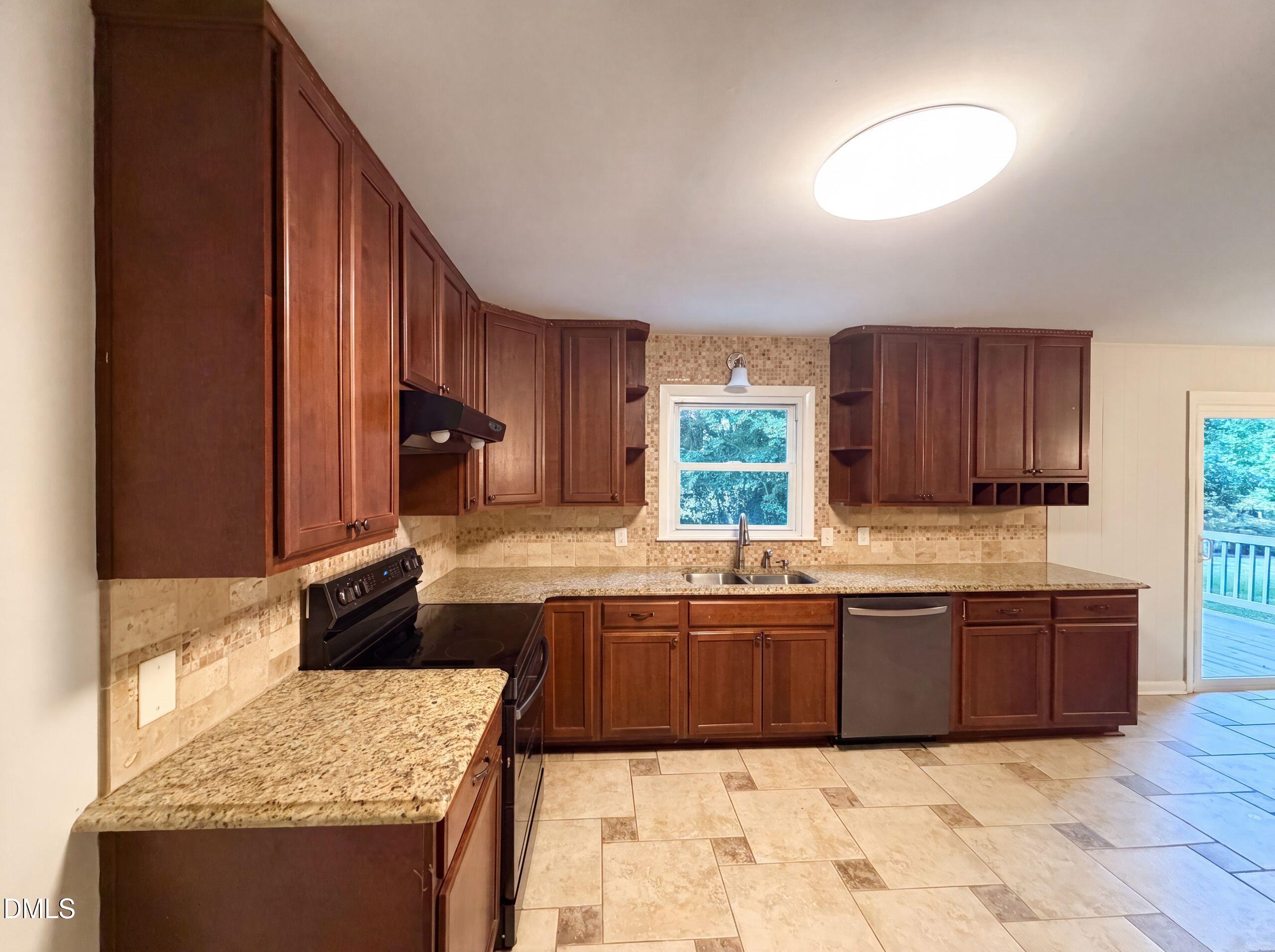 407 Lamesa Drive Property Photo 3