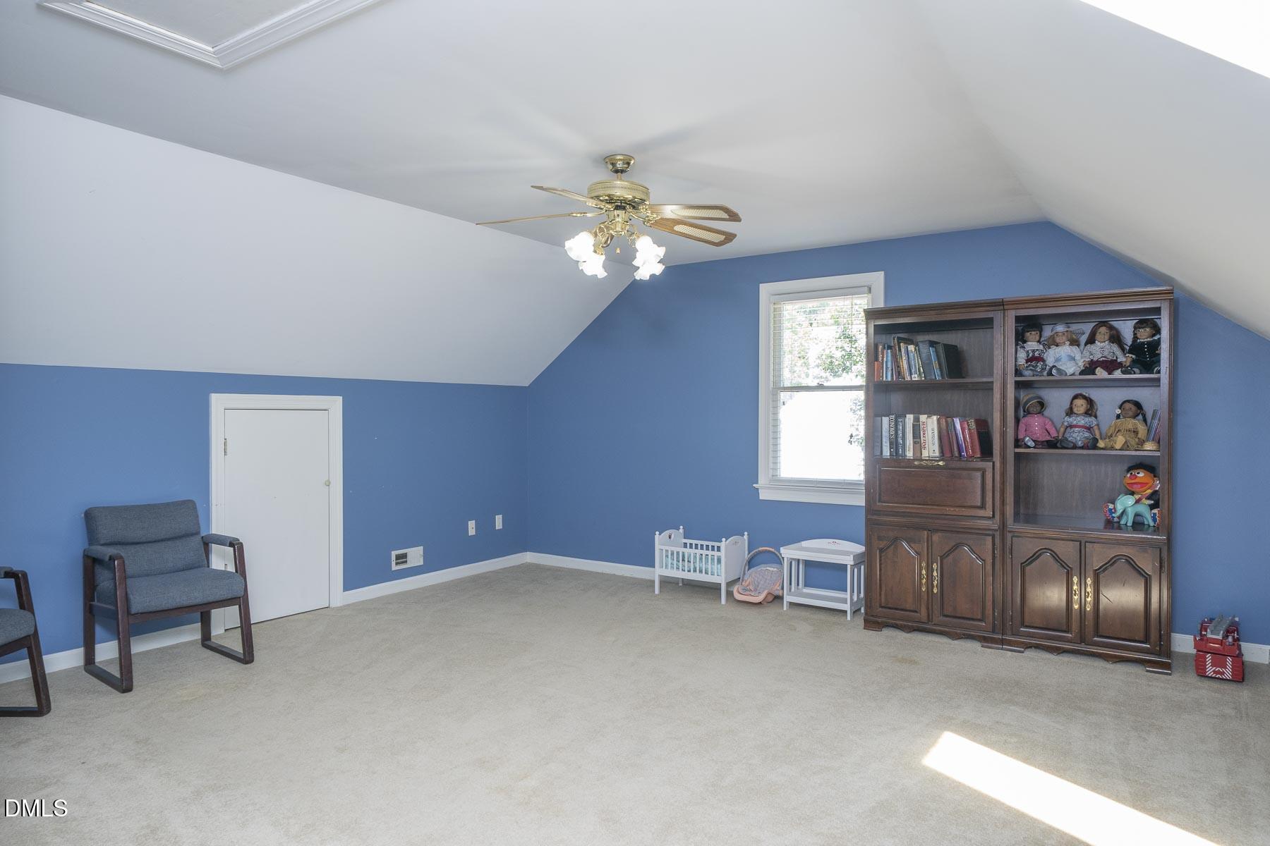 708 Flagstone Way Property Photo 28