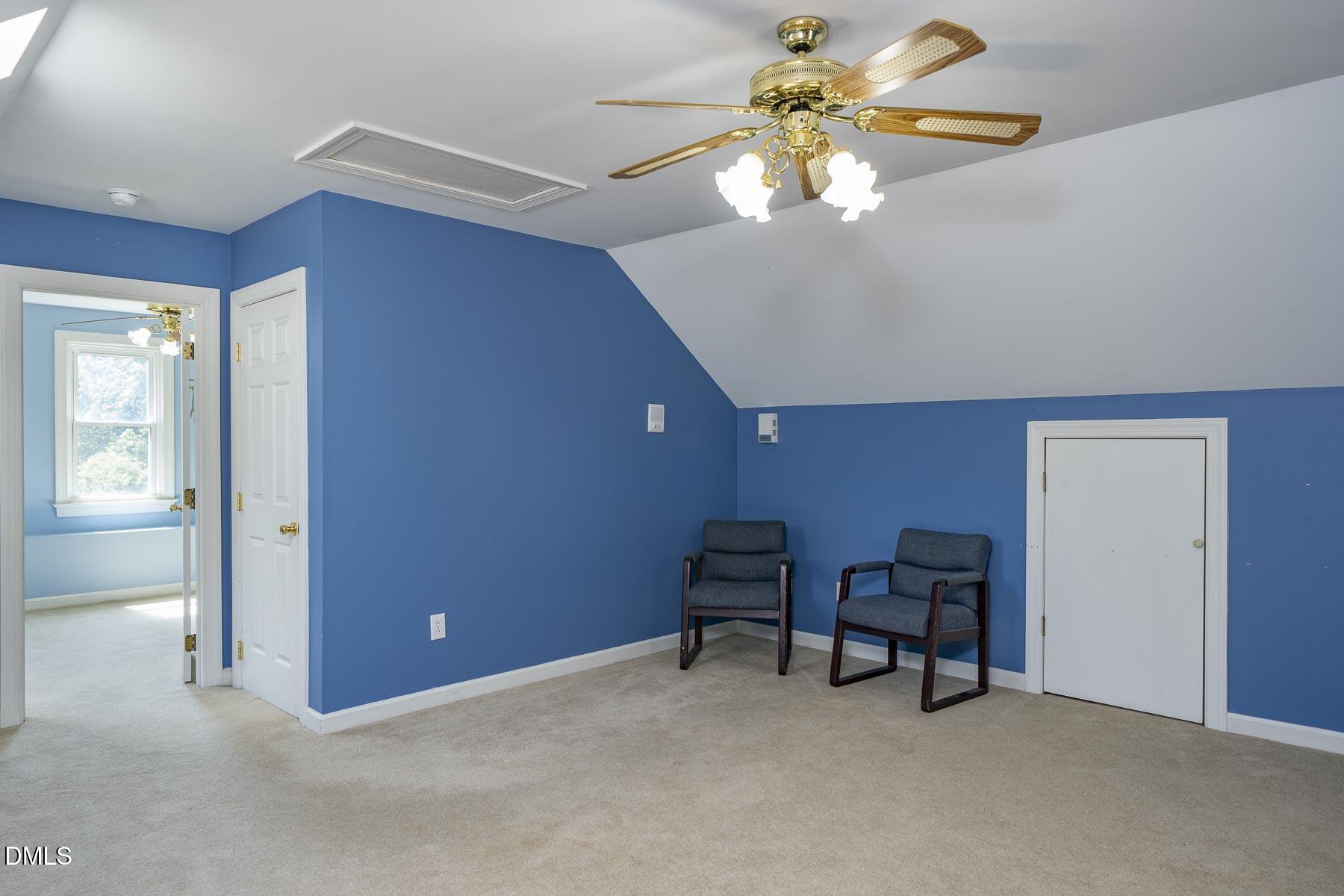 708 Flagstone Way Property Photo 29
