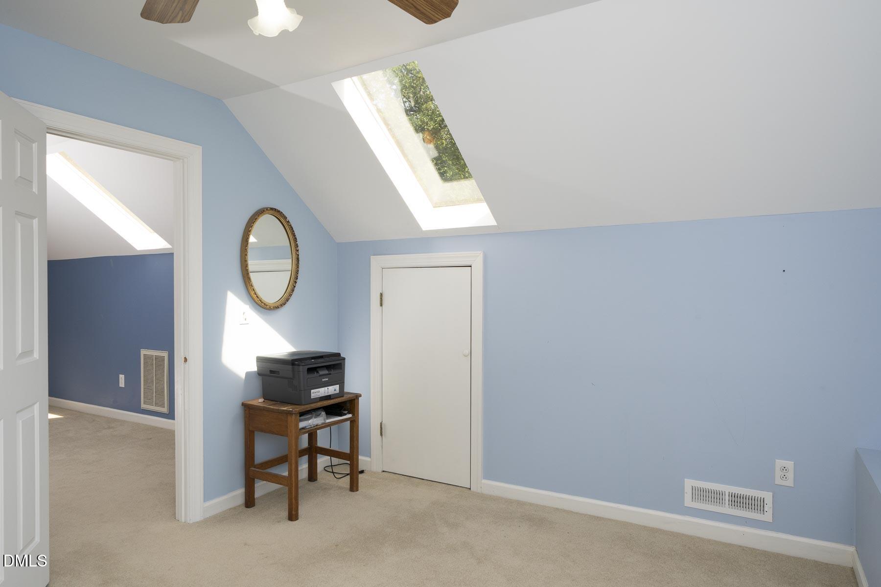 708 Flagstone Way Property Photo 31