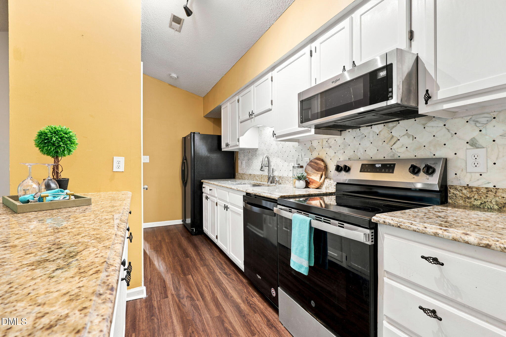 1300 Park Glen Drive 302 Property Photo 1