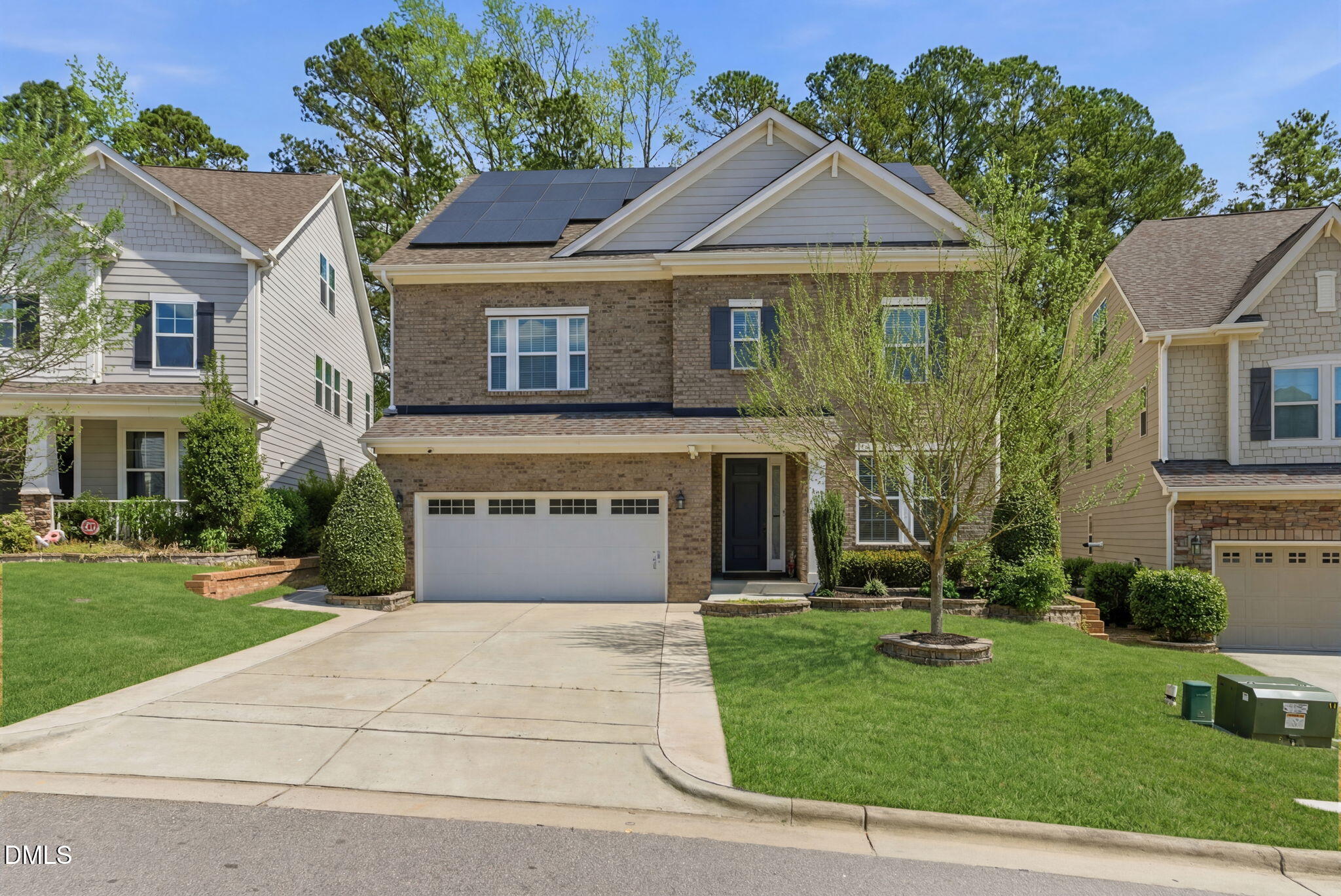 721 Vine Pond Court Property Photo 2