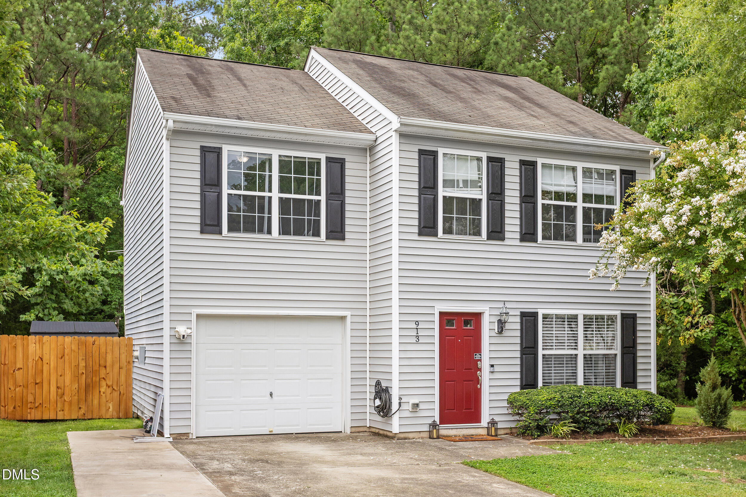 913 Woodgreen Drive Property Photo 3