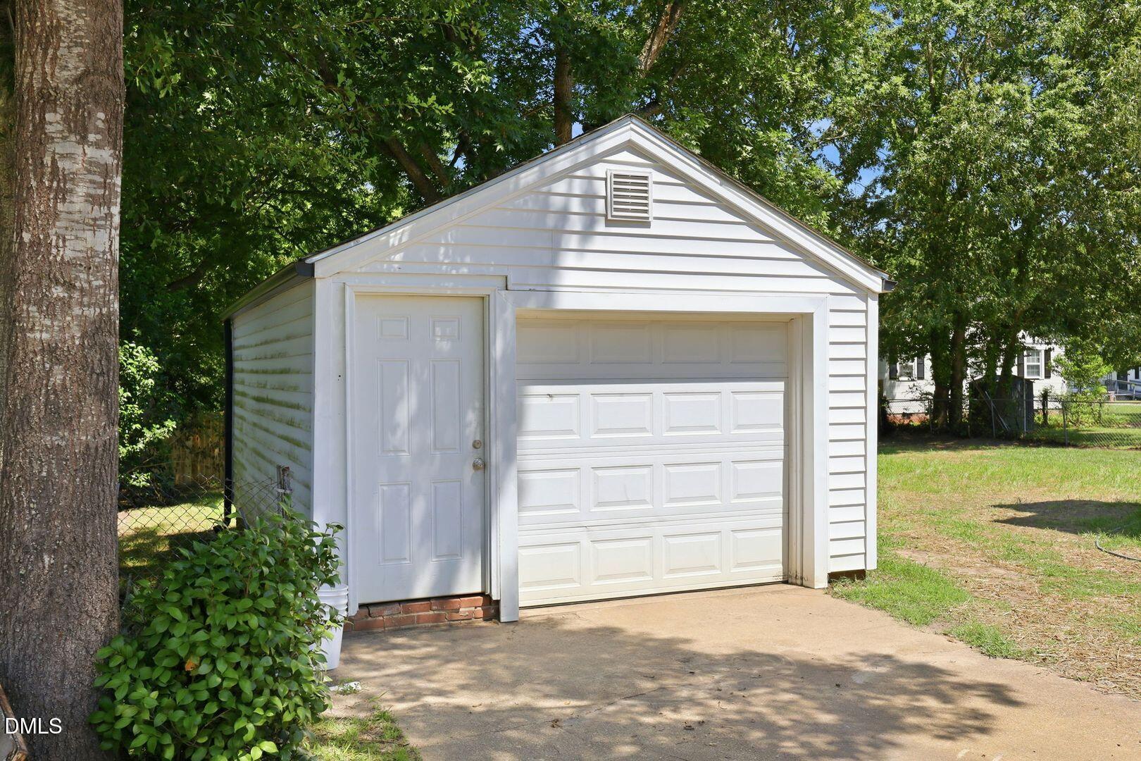 301 N 9th Property Photo 37