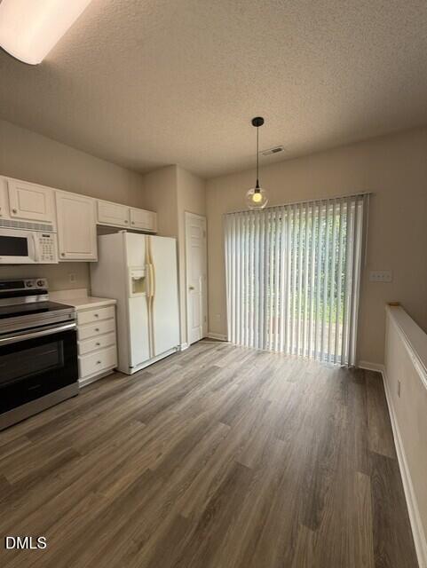 146 Brentfield Loop Property Photo 5