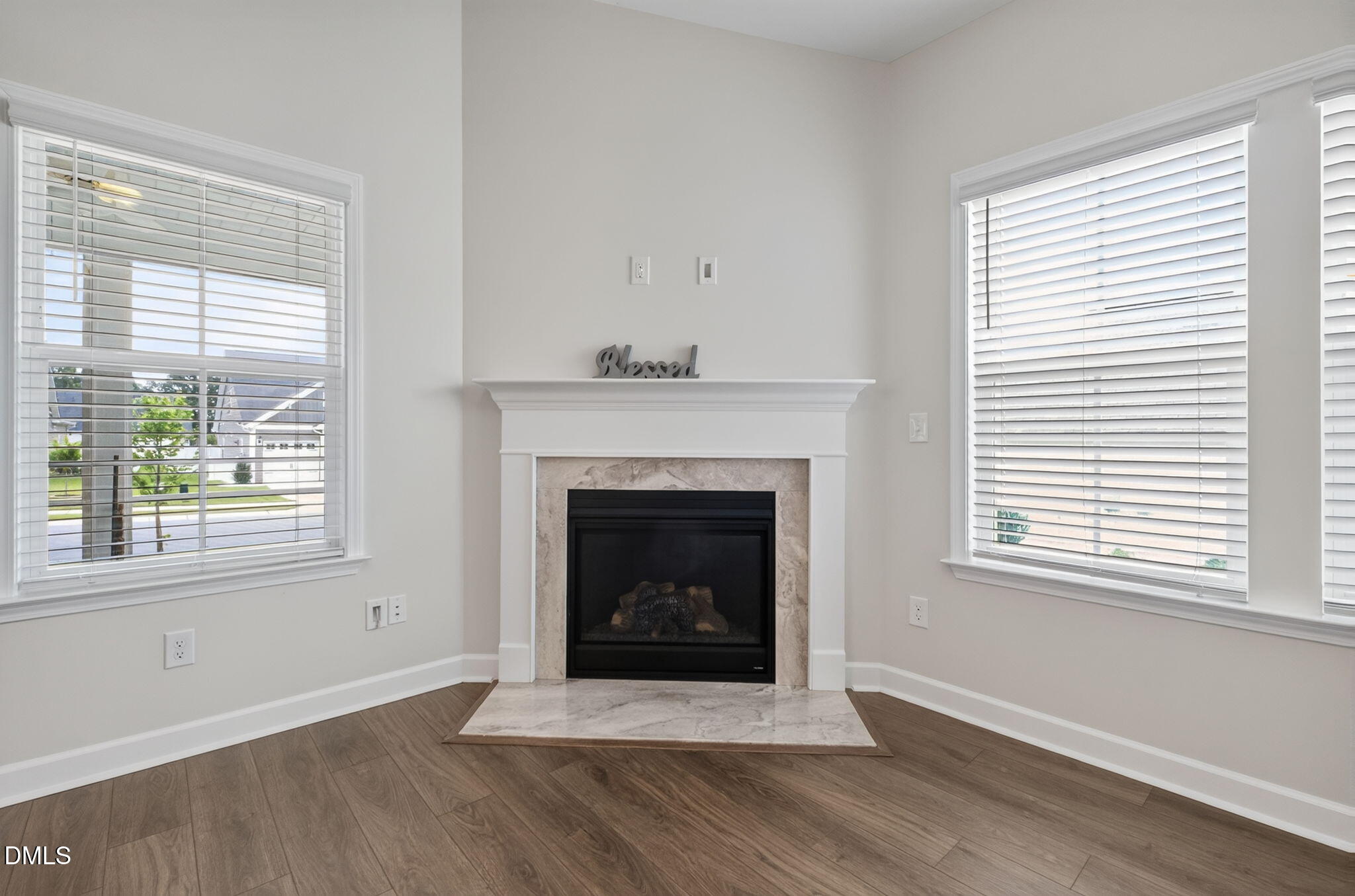 44 Heartleaf Square Property Photo 6