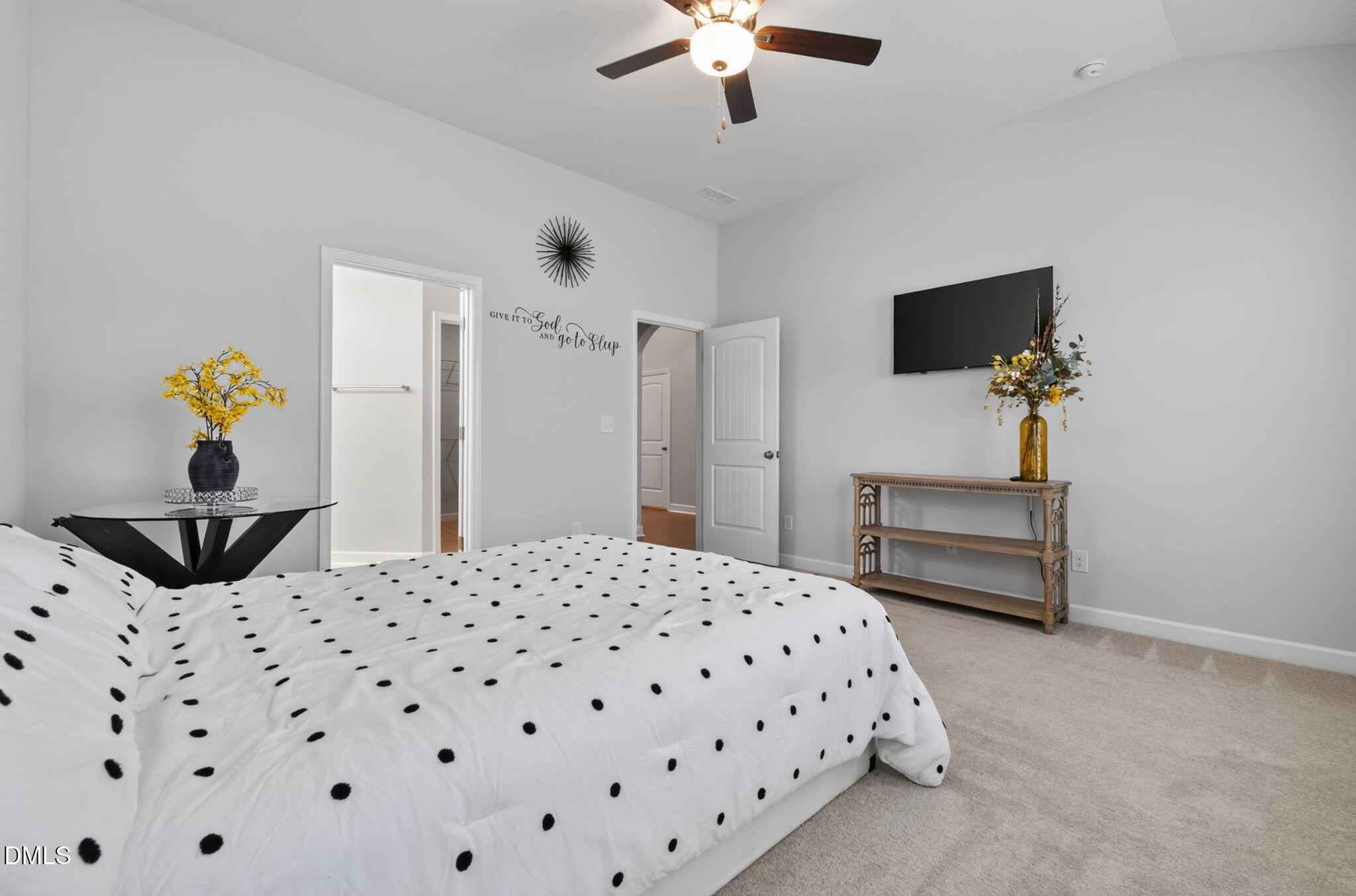 44 Heartleaf Square Property Photo 12