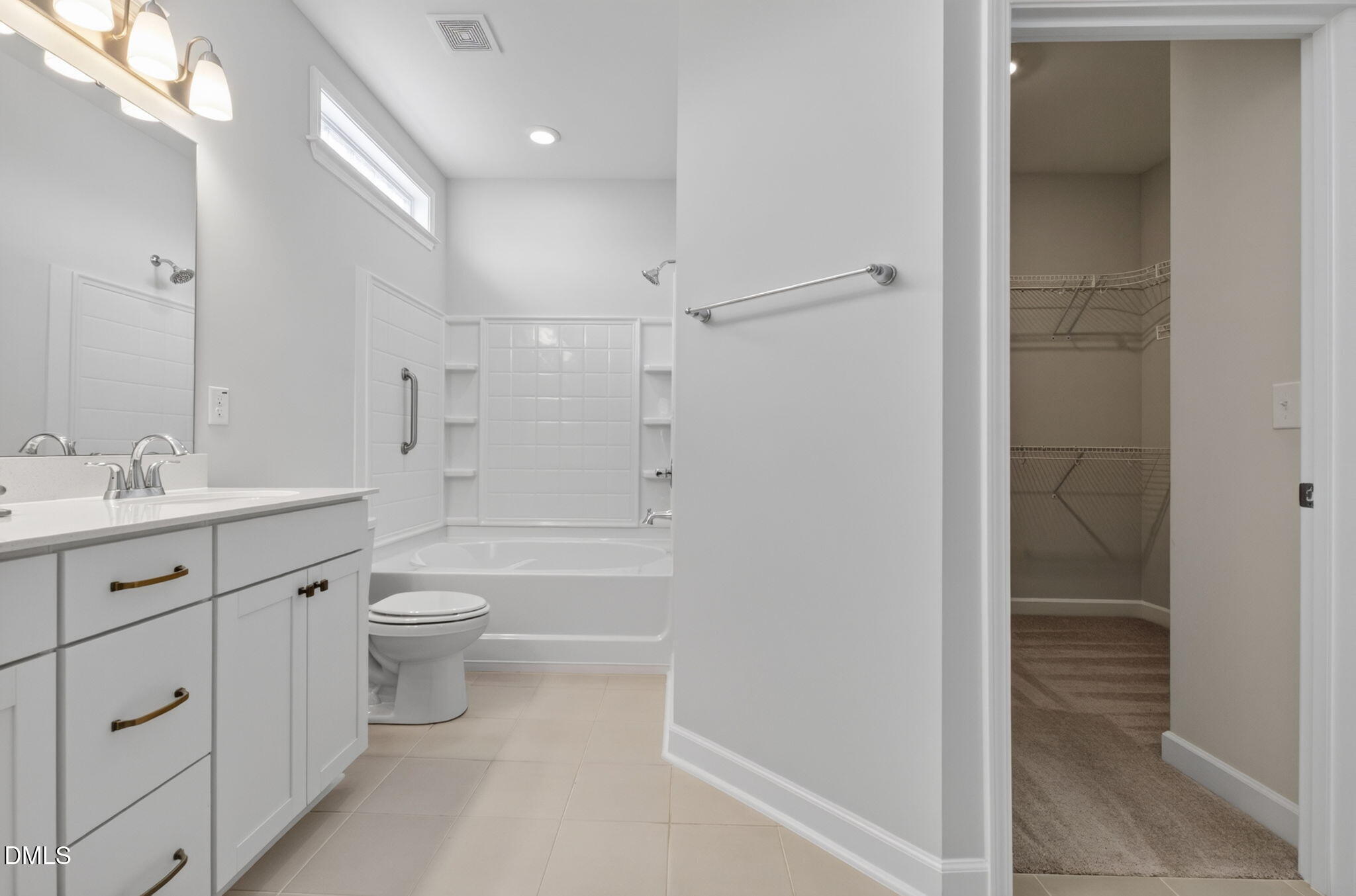 44 Heartleaf Square Property Photo 13