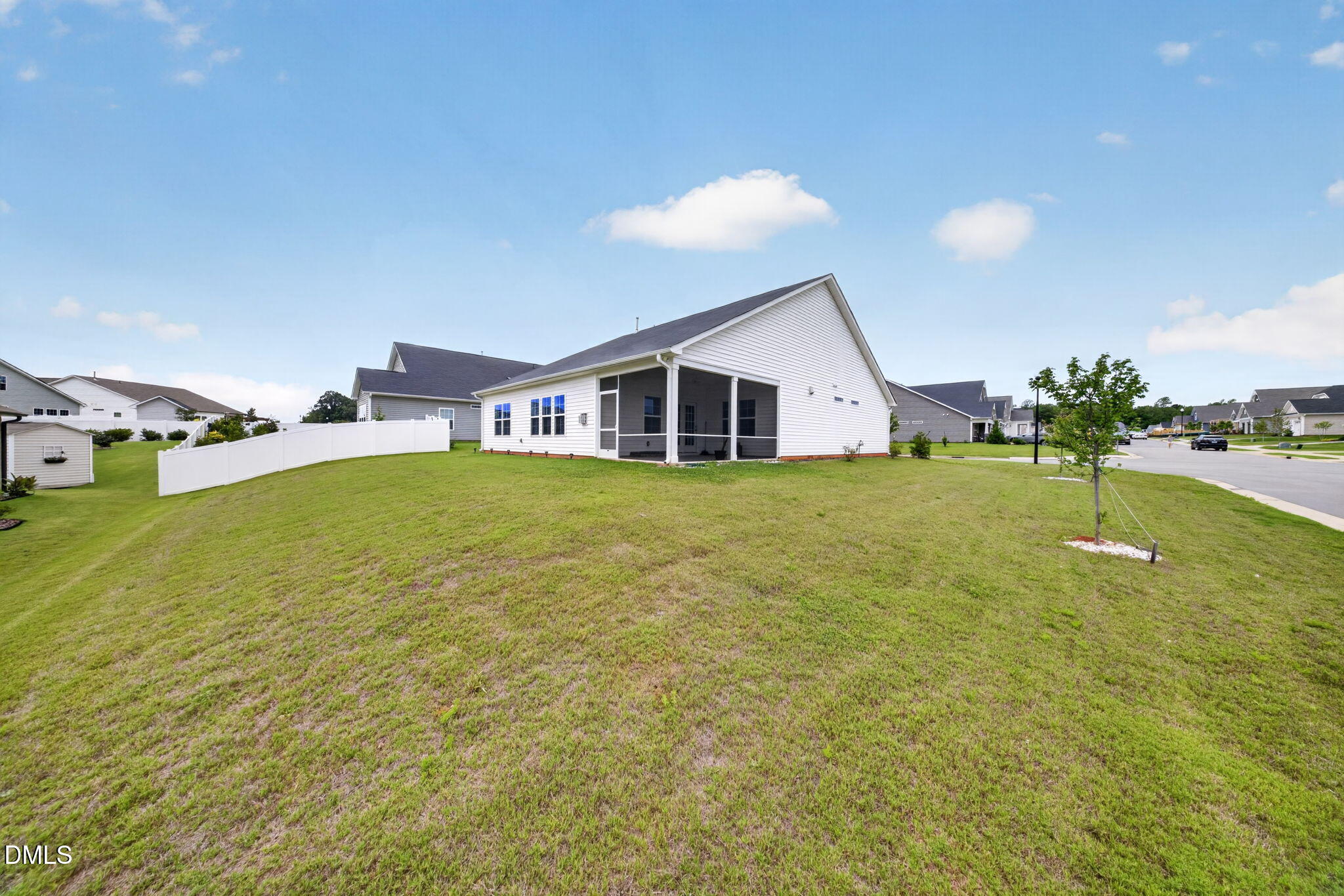 44 Heartleaf Square Property Photo 22