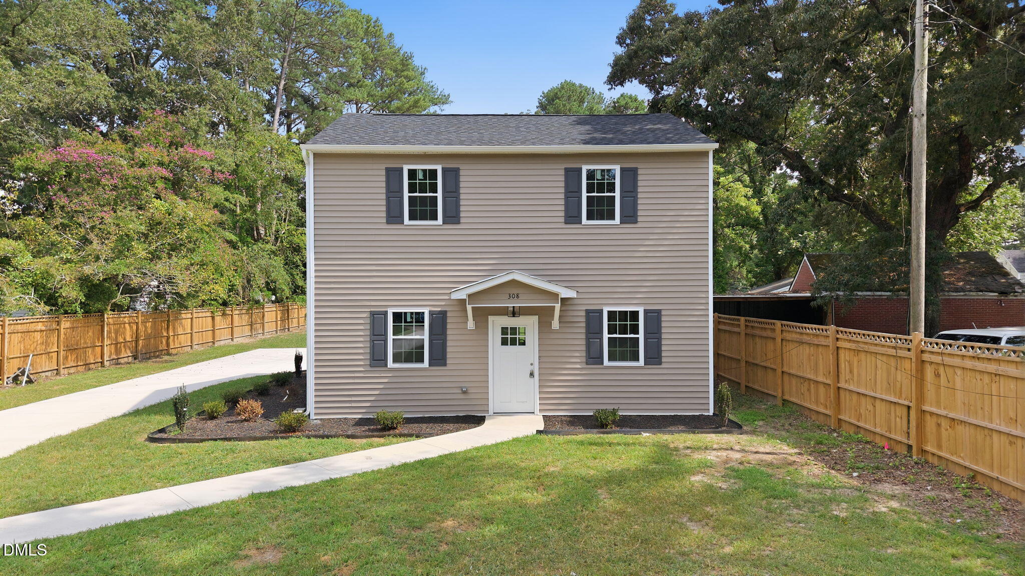308 Pearson Street N Property Photo 1