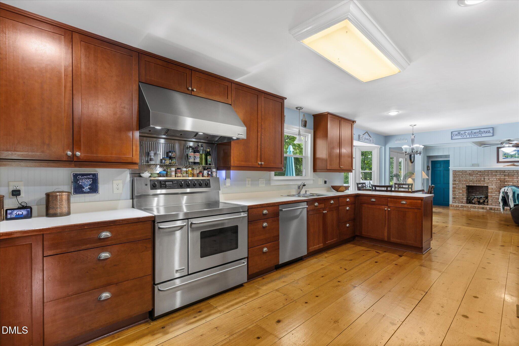 18 Surrey Lane Property Photo 8