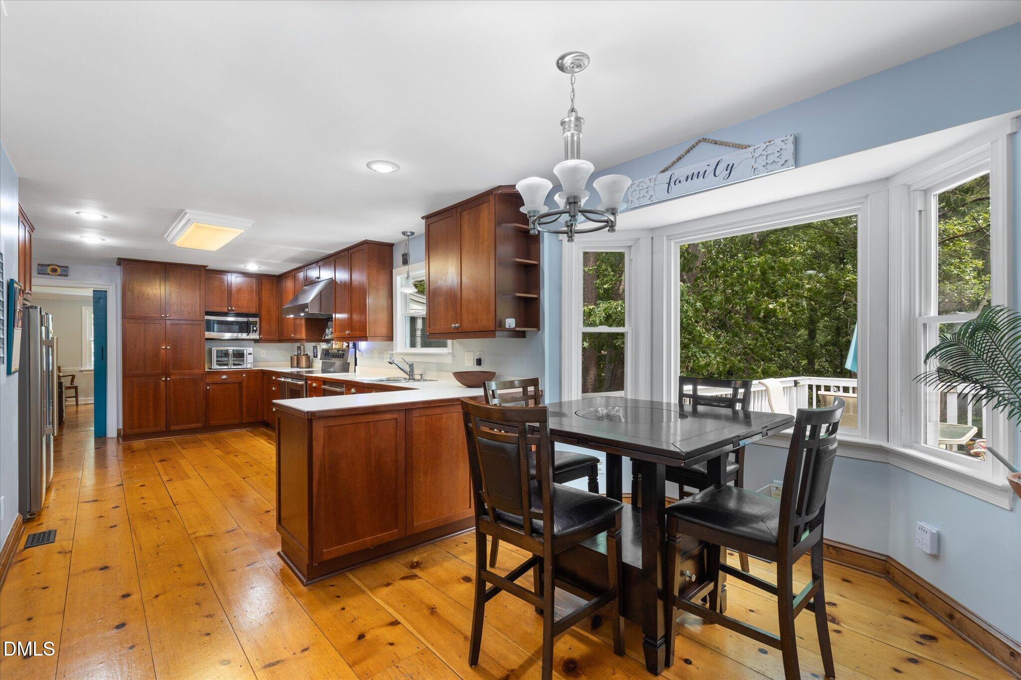 18 Surrey Lane Property Photo 11