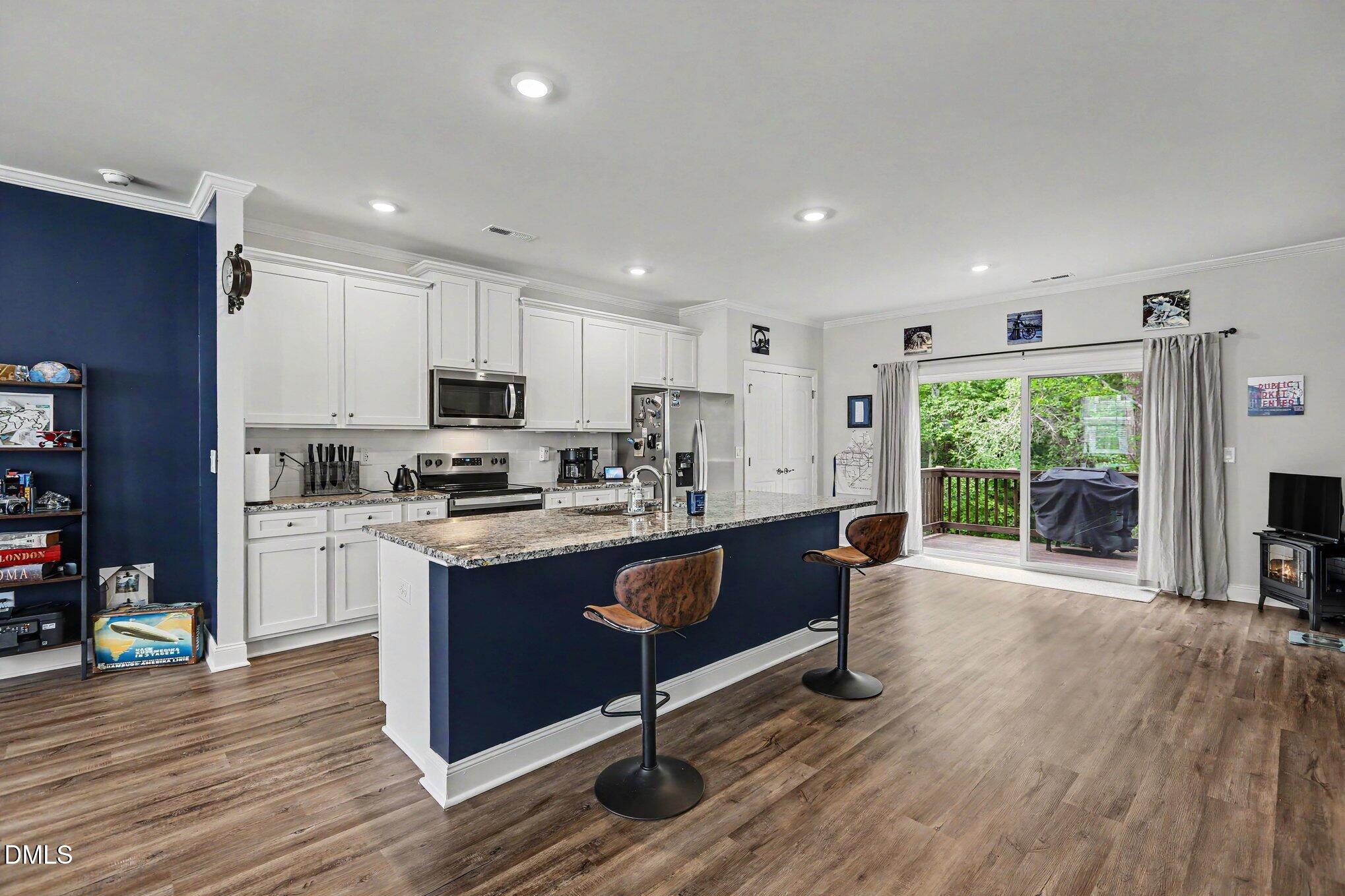 6903 Woodland Stream Place Property Photo 8