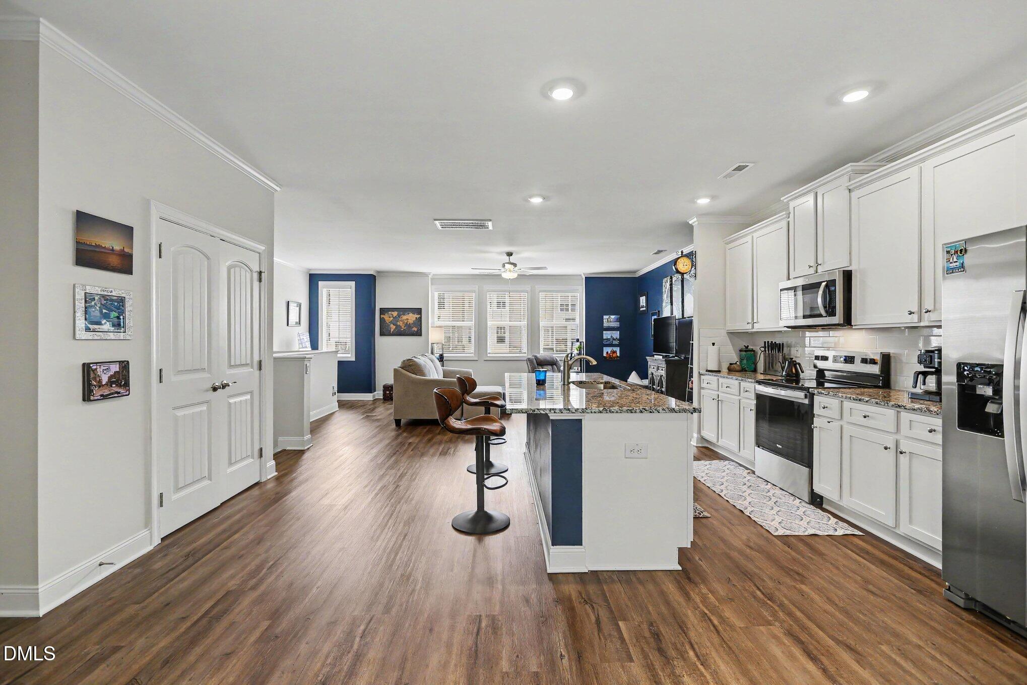 6903 Woodland Stream Place Property Photo 11