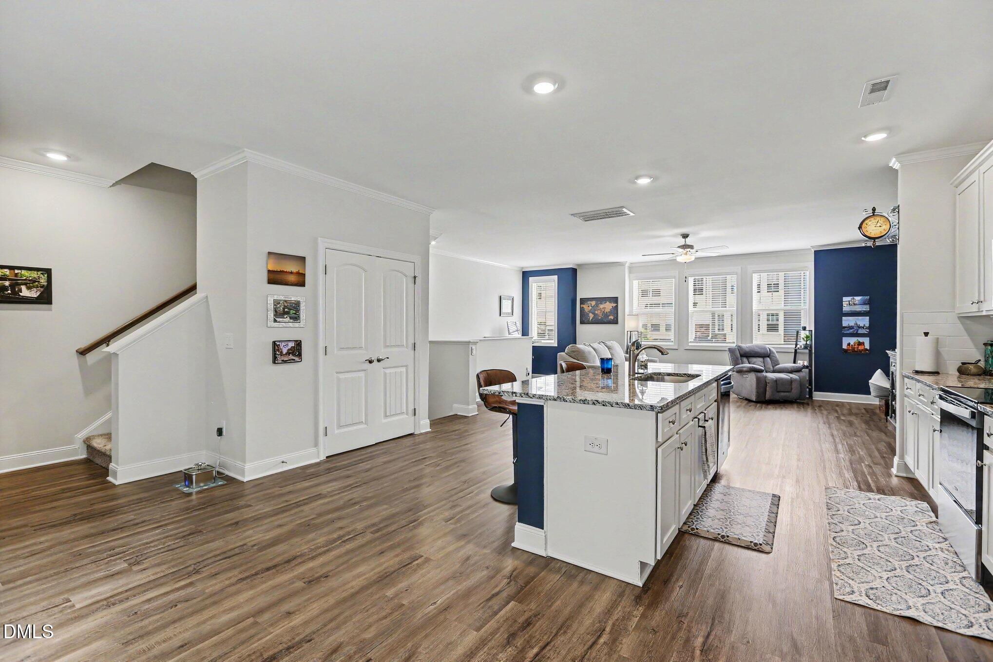 6903 Woodland Stream Place Property Photo 12