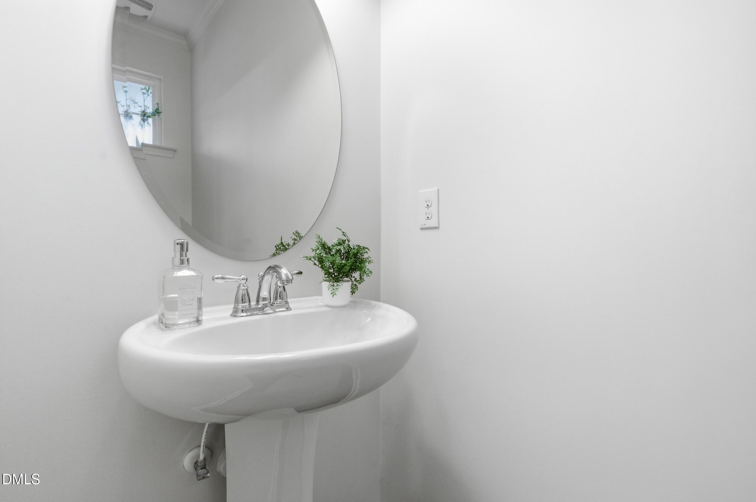 1002 Oasis Pond Lane Property Photo 6