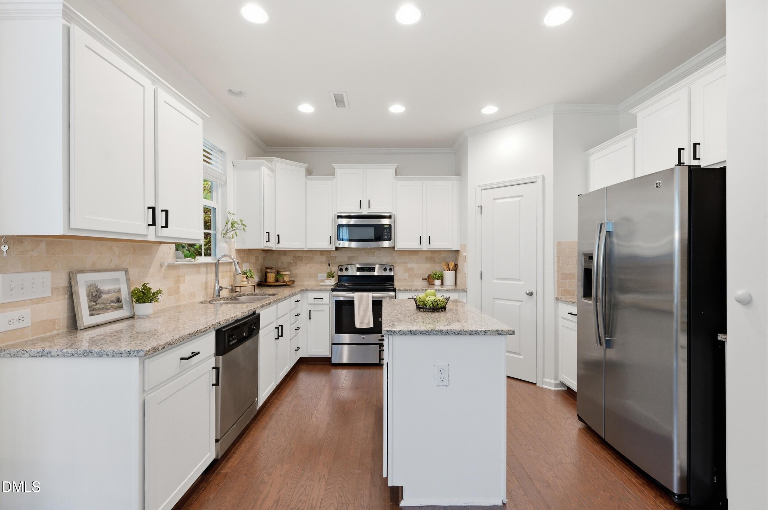 1002 Oasis Pond Lane Property Photo 12