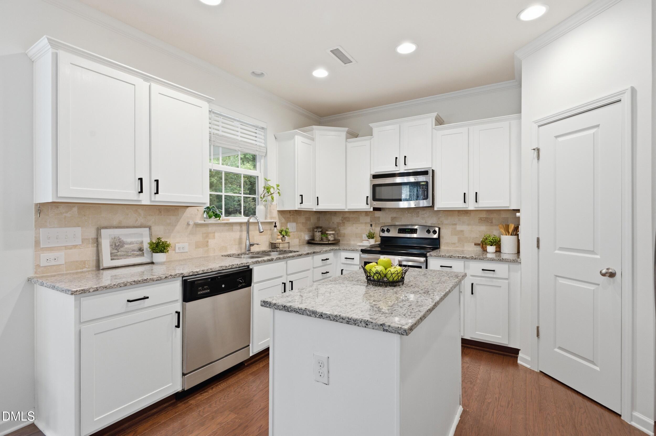 1002 Oasis Pond Lane Property Photo 13