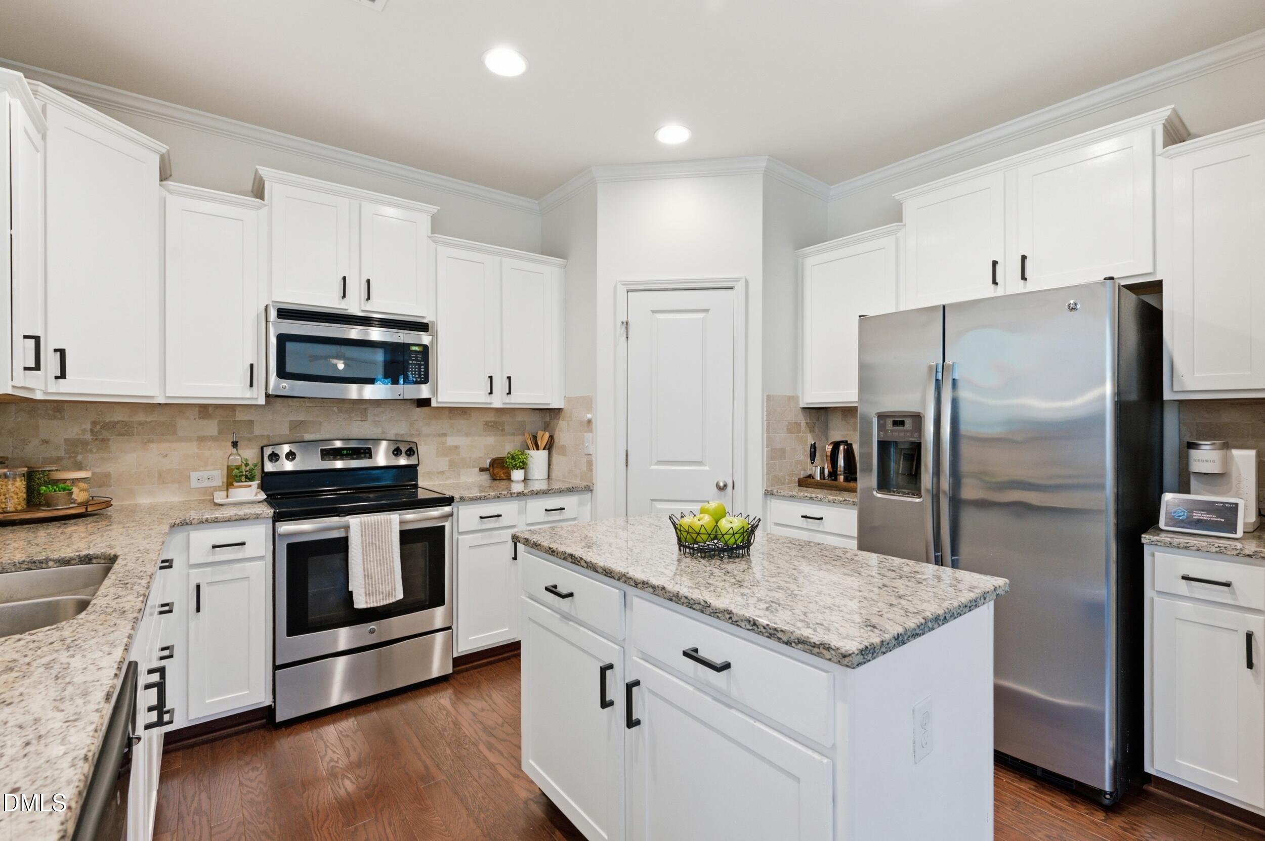 1002 Oasis Pond Lane Property Photo 14