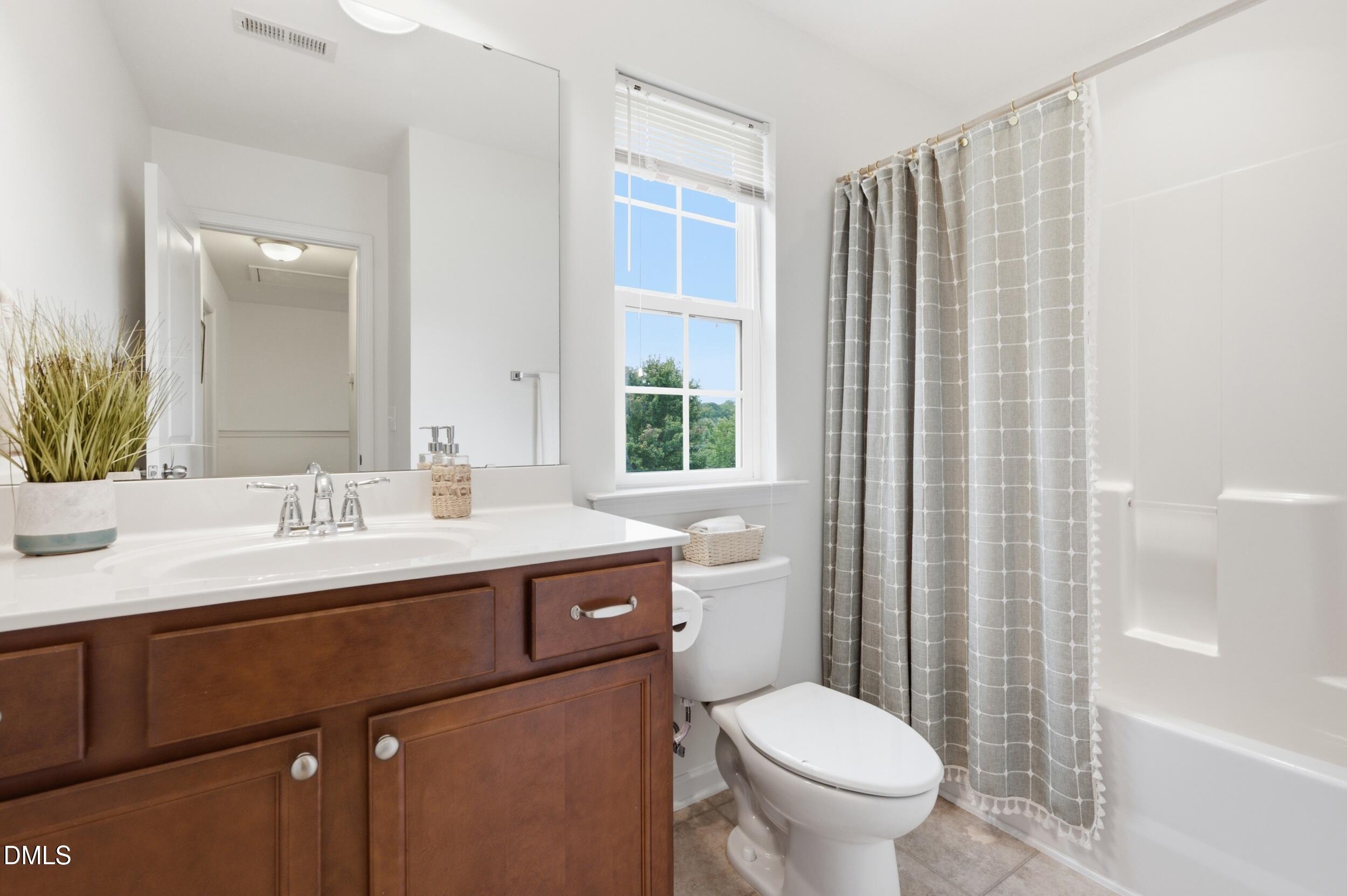 1002 Oasis Pond Lane Property Photo 32
