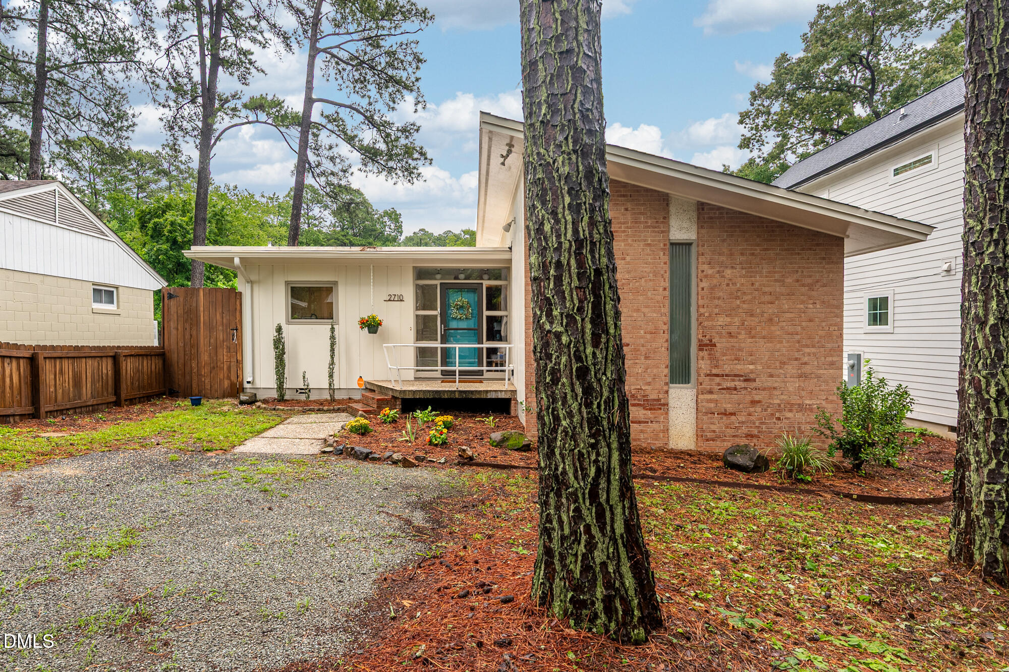 2710 Ashley Street Property Photo 1