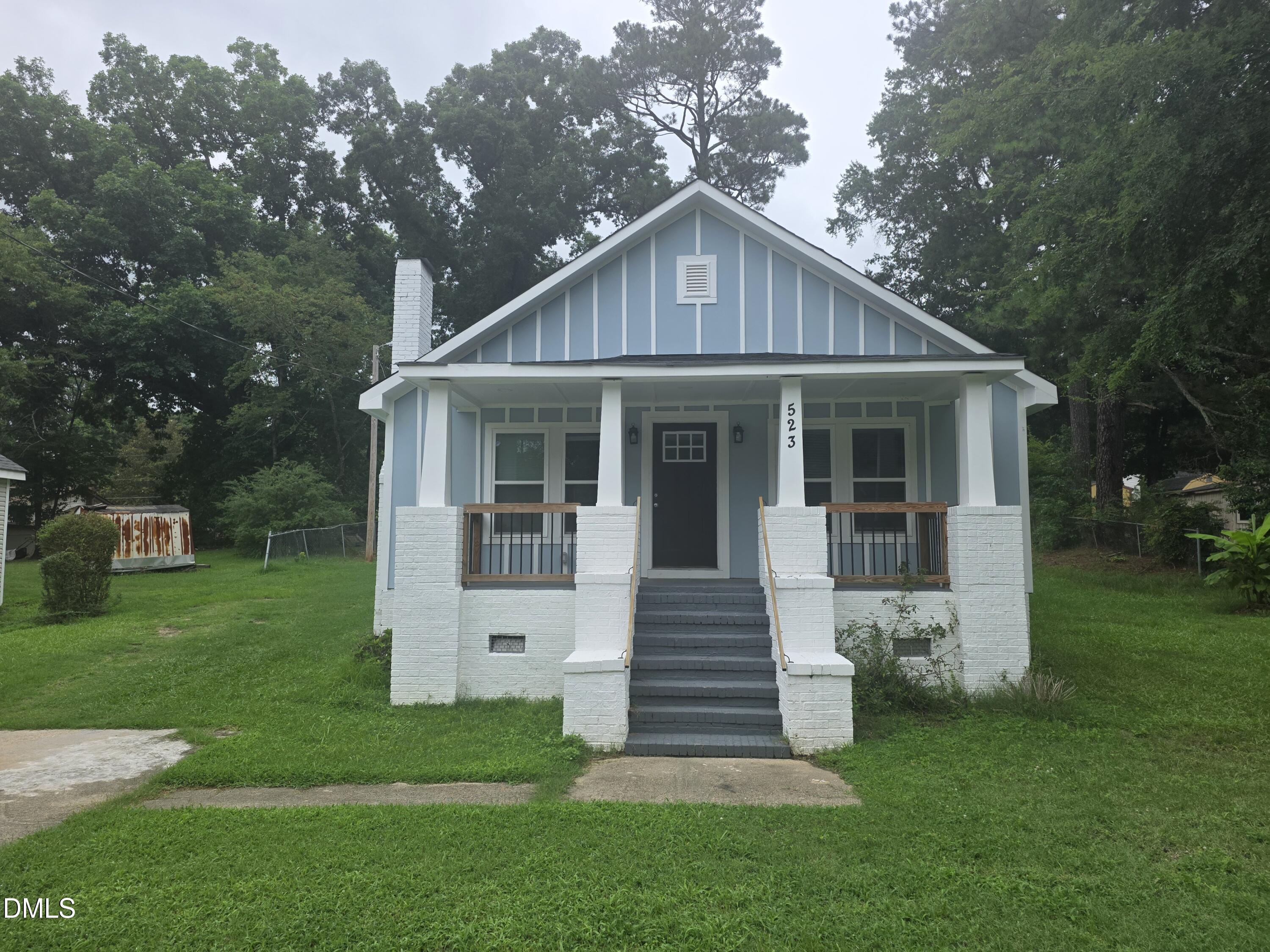 523 E Nelson Avenue Property Photo 2
