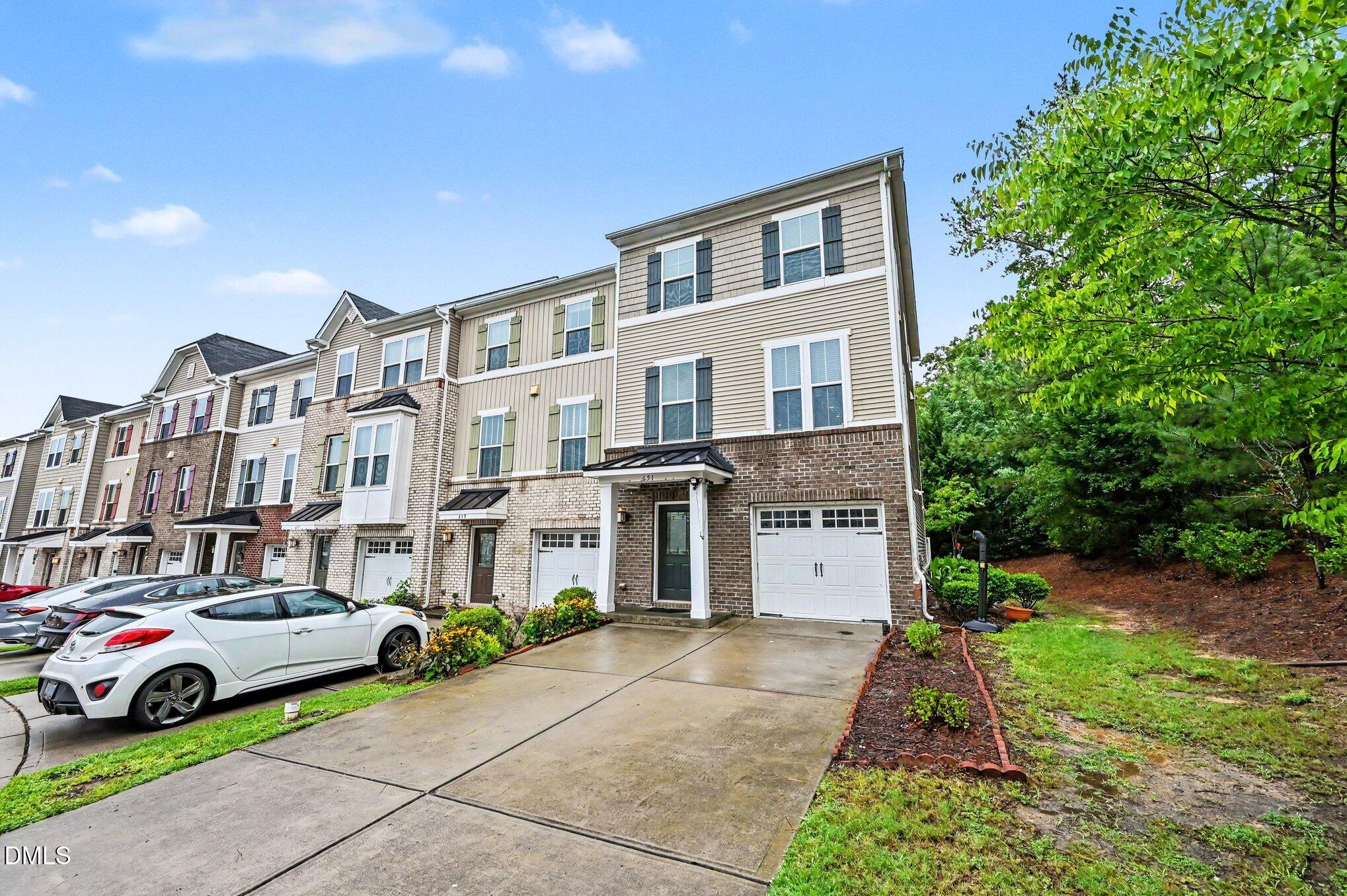 651 Berry Chase Way Property Photo 2