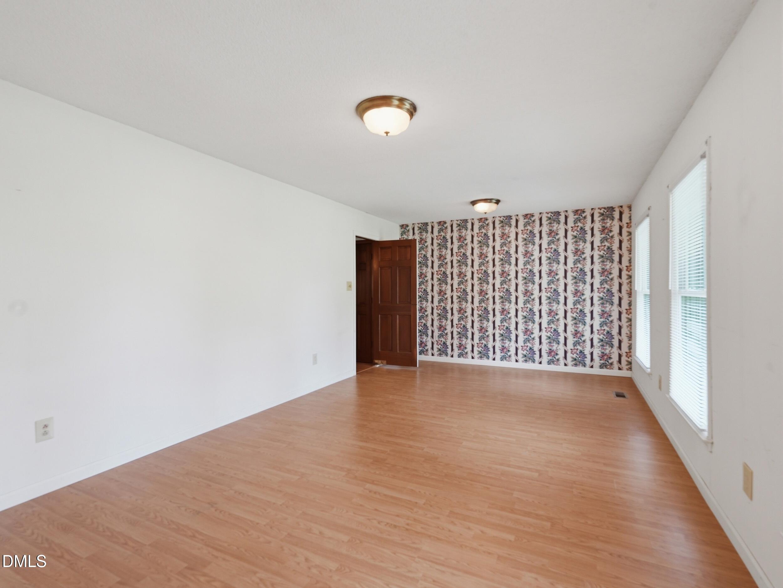 318 Crescent Drive Property Photo 8