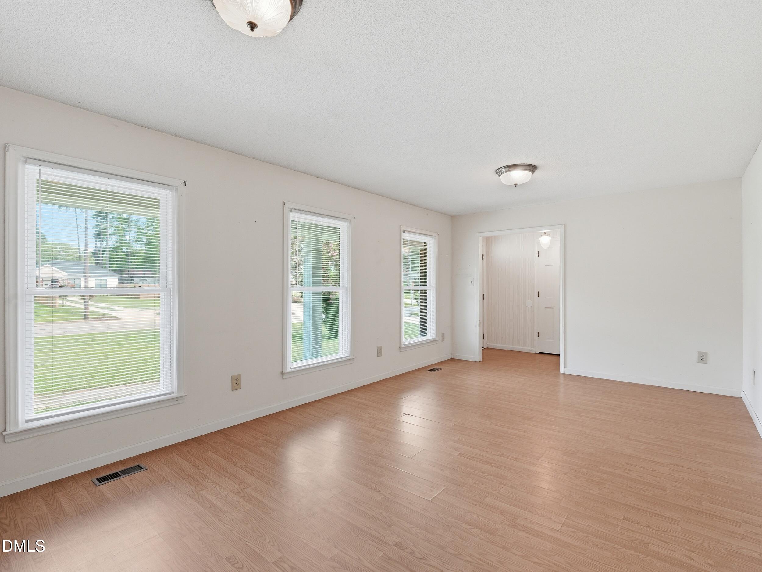 318 Crescent Drive Property Photo 9