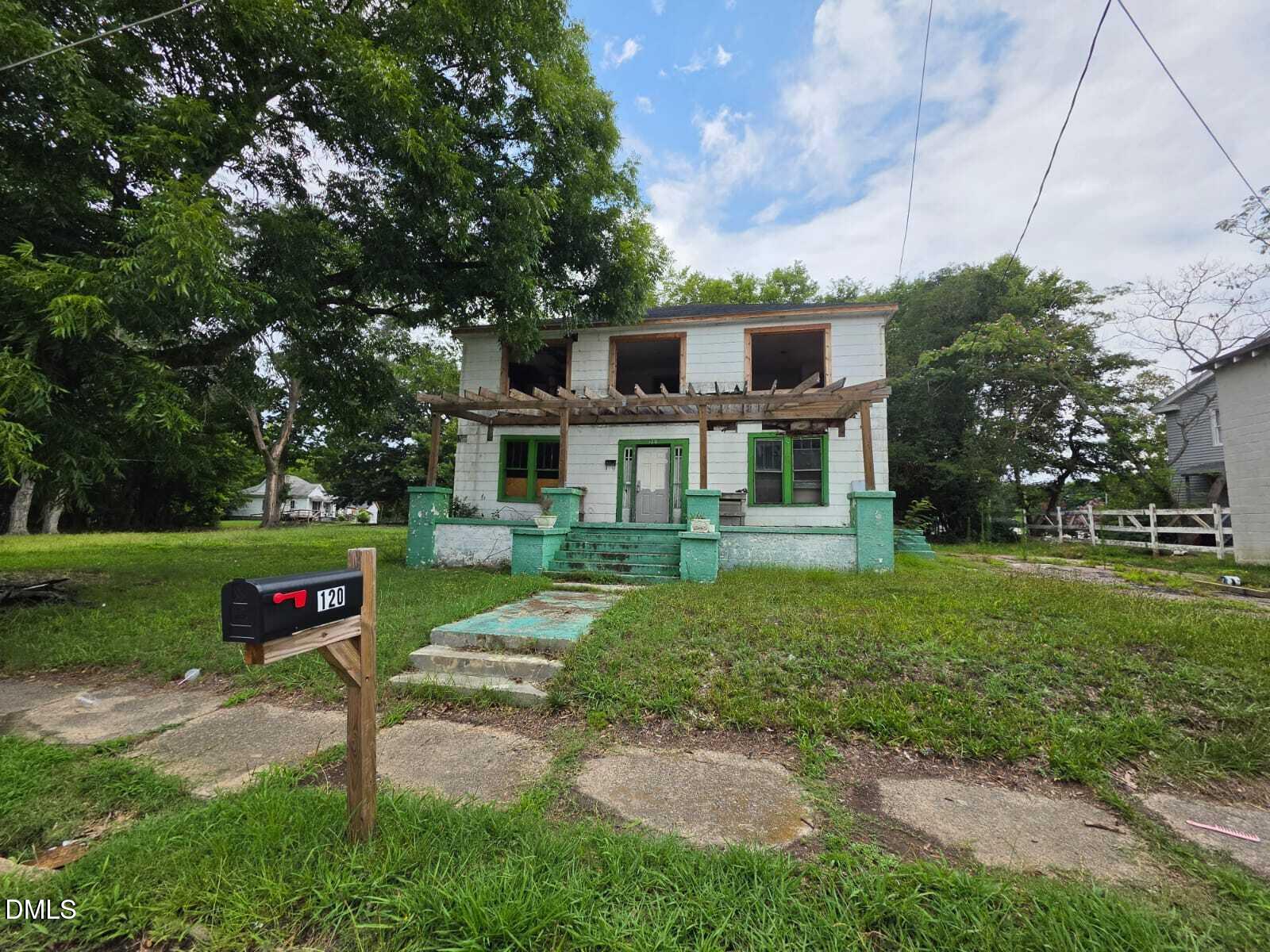 120 W Rockspring Street Property Photo 1