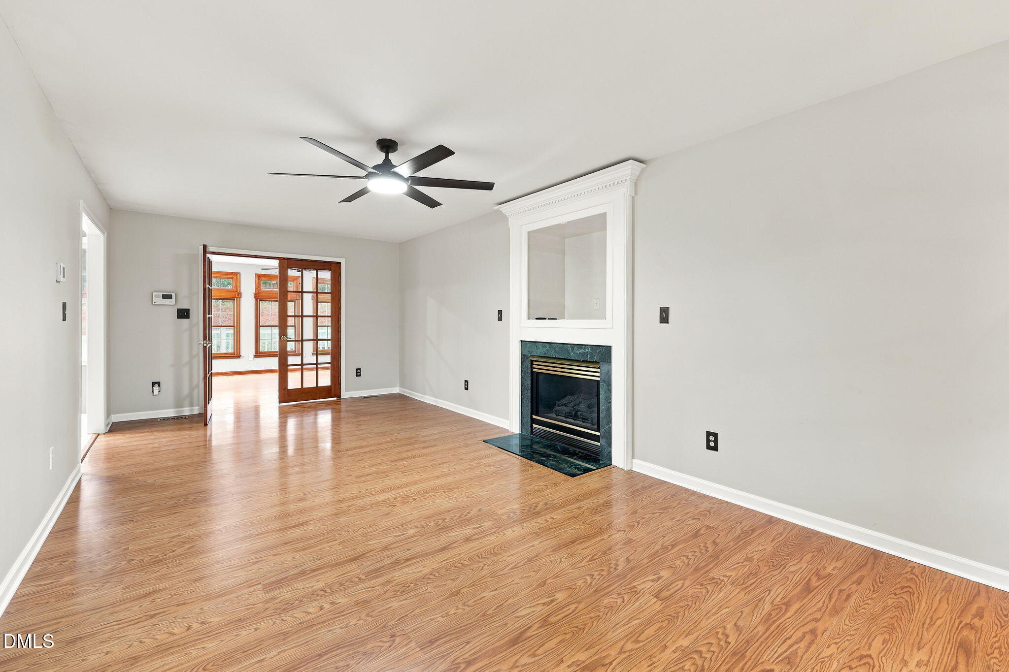 811 Teulon Way Property Photo 4