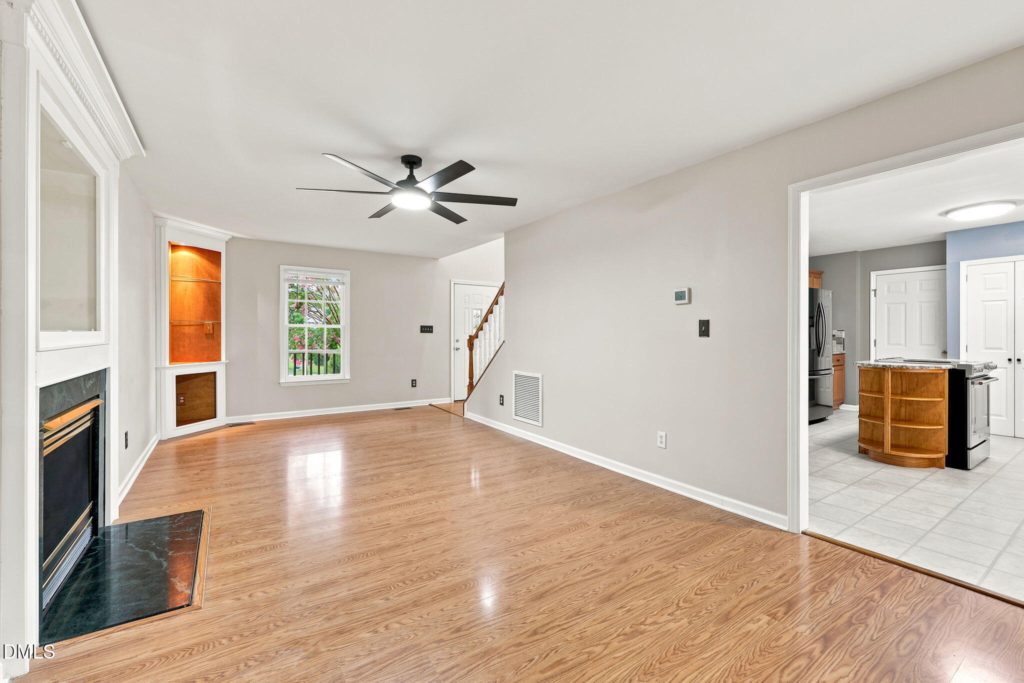 811 Teulon Way Property Photo 6