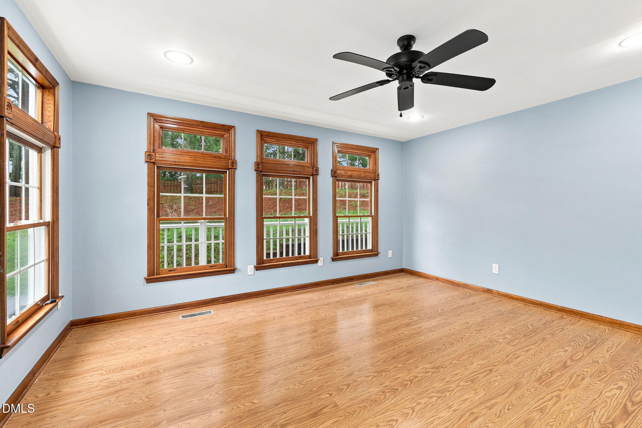 811 Teulon Way Property Photo 7