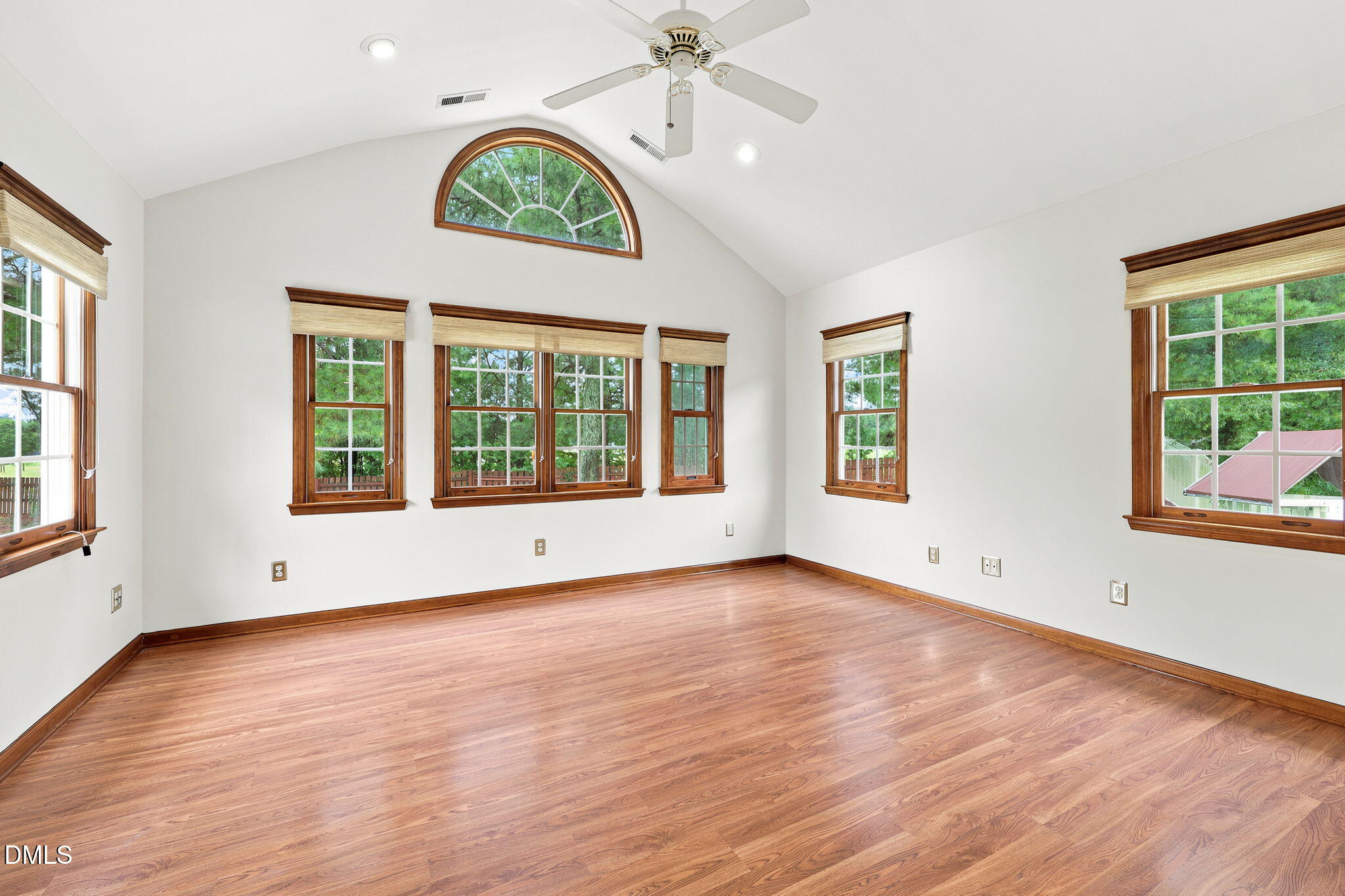 811 Teulon Way Property Photo 18