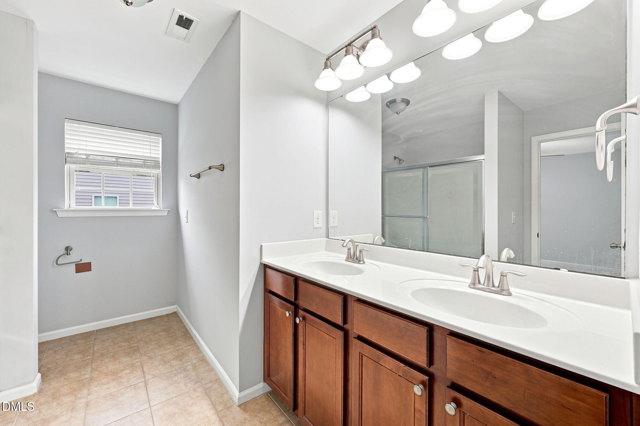 405 Liberty Rose Drive Property Photo 34