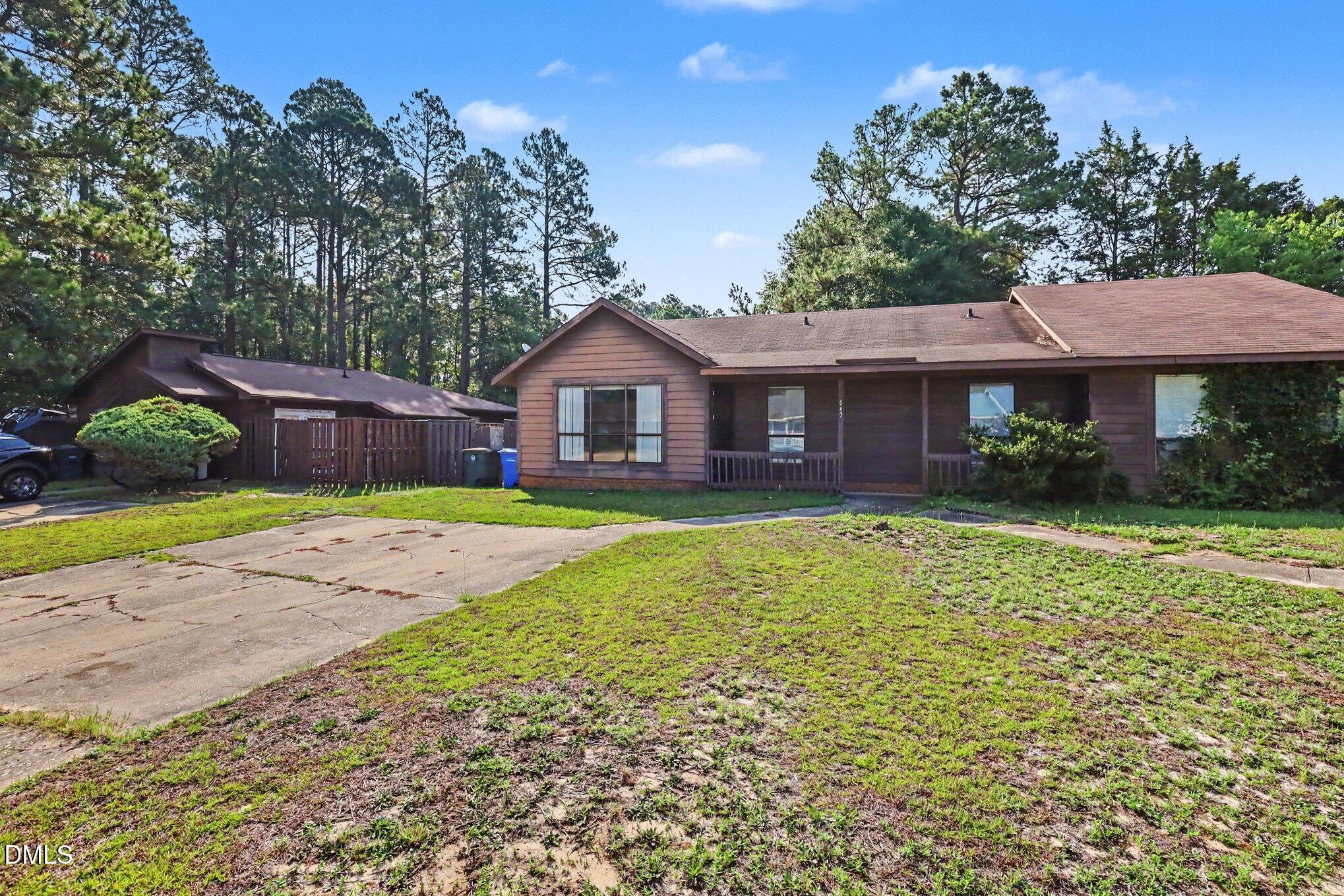 645 Mosswood Property Photo 2