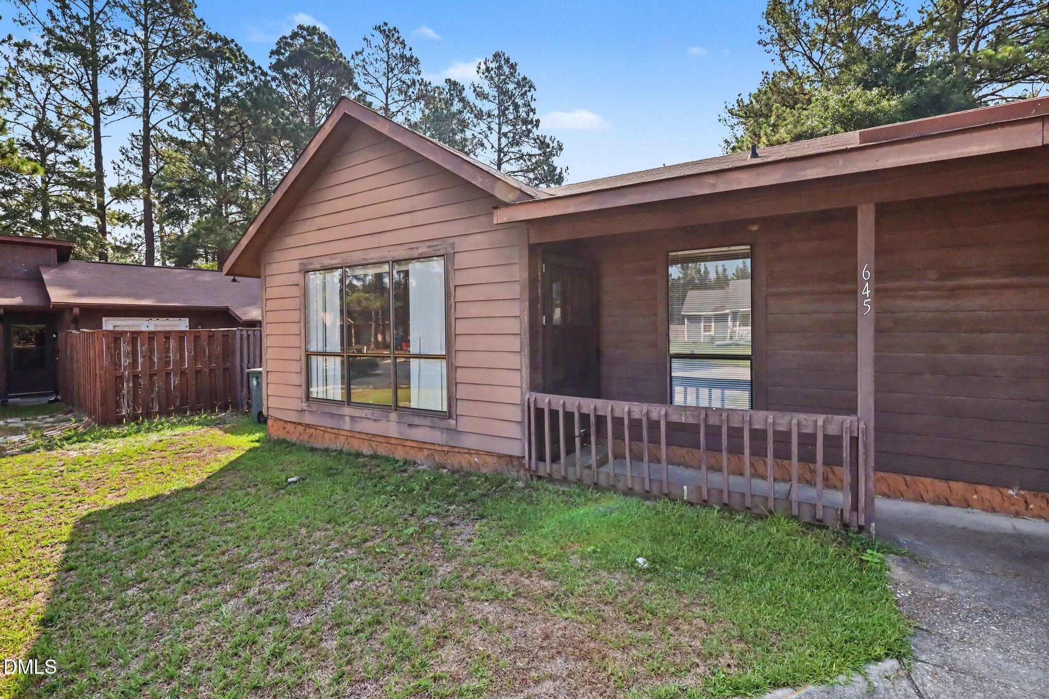 645 Mosswood Property Photo 3