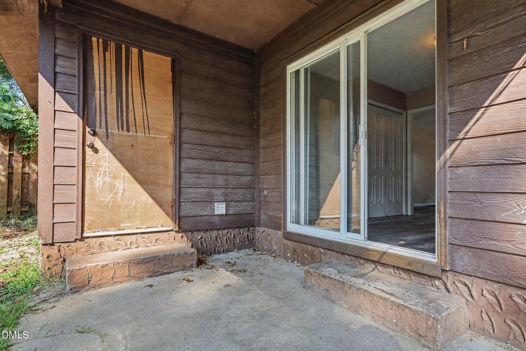 645 Mosswood Property Photo 5