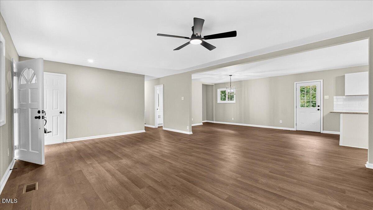 524 W Bywood Drive Property Photo 9