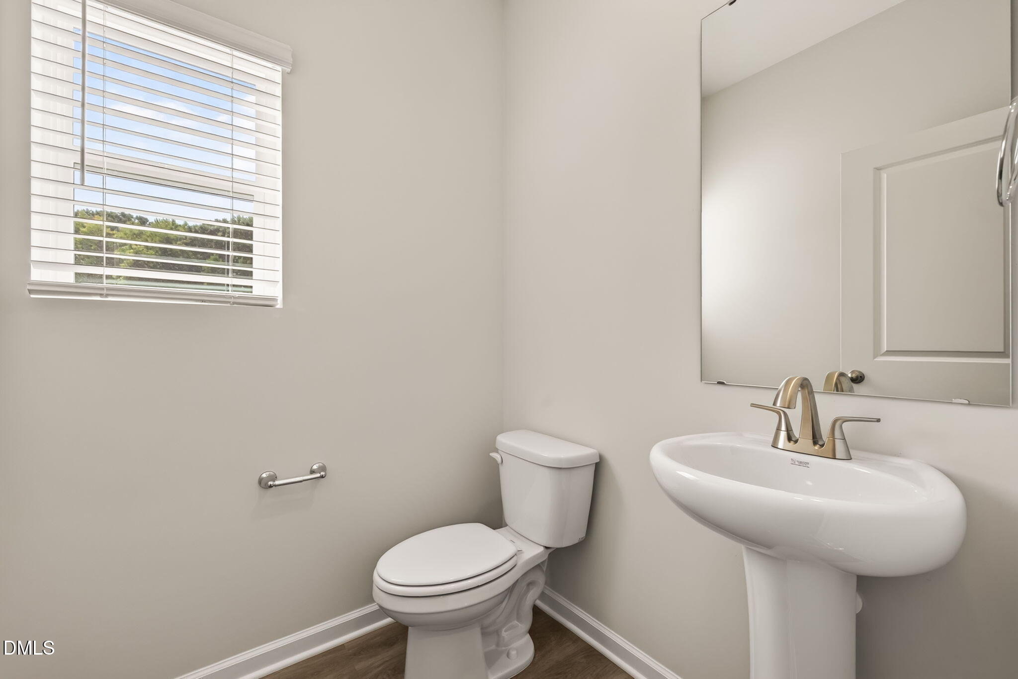 412 Barrington Key Drive Property Photo 8