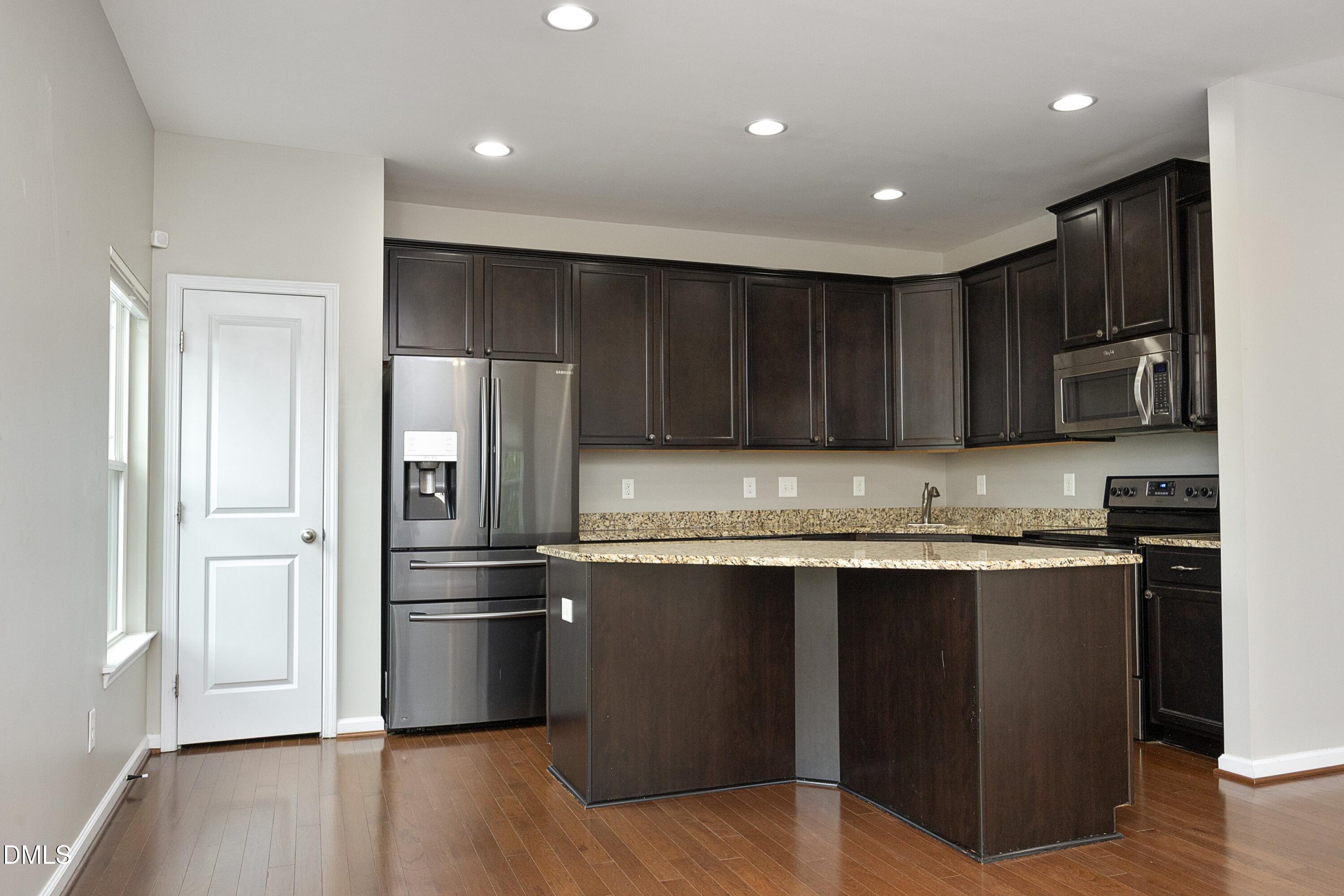 2072 Jersey City Place Property Photo 11