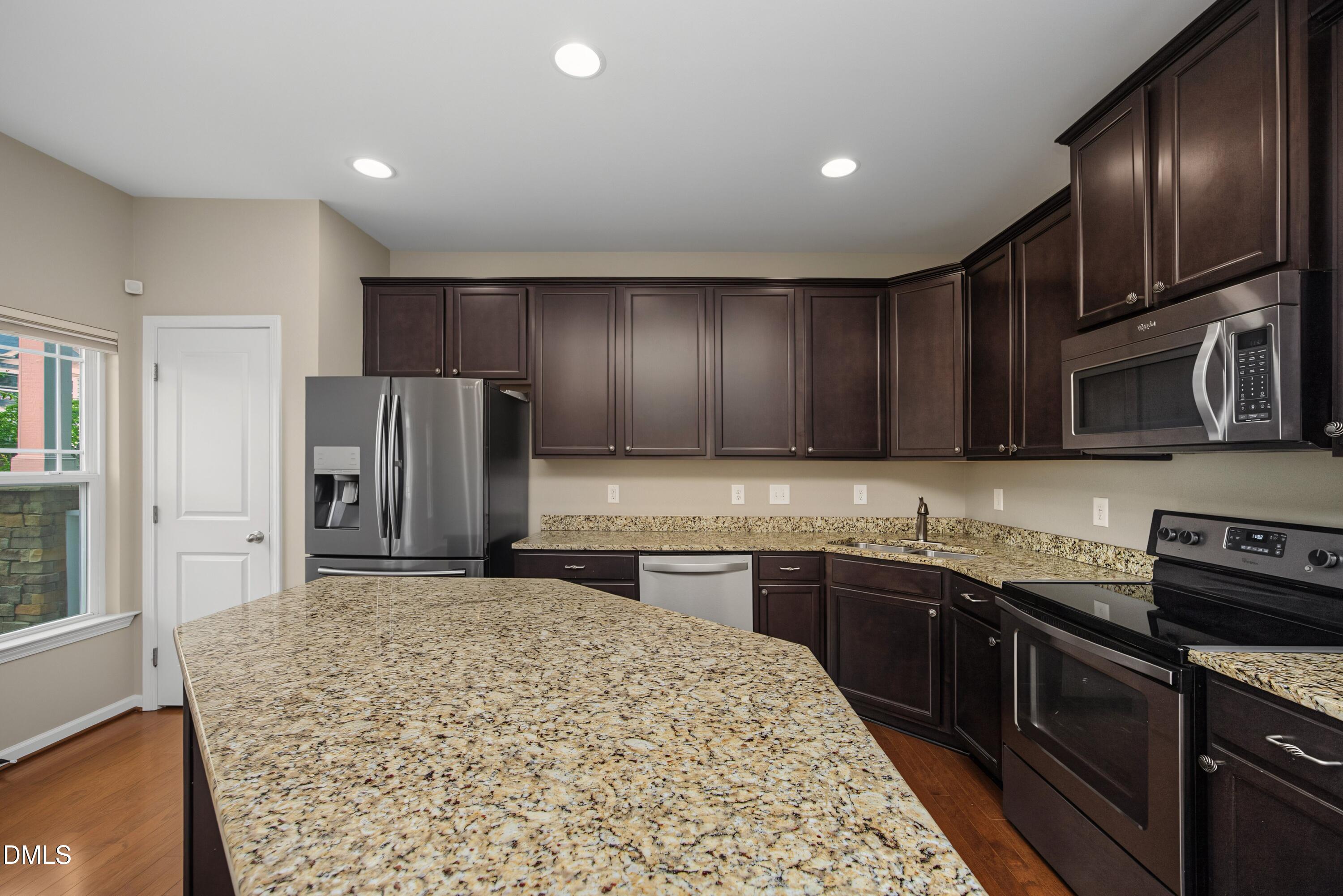 2072 Jersey City Place Property Photo 12