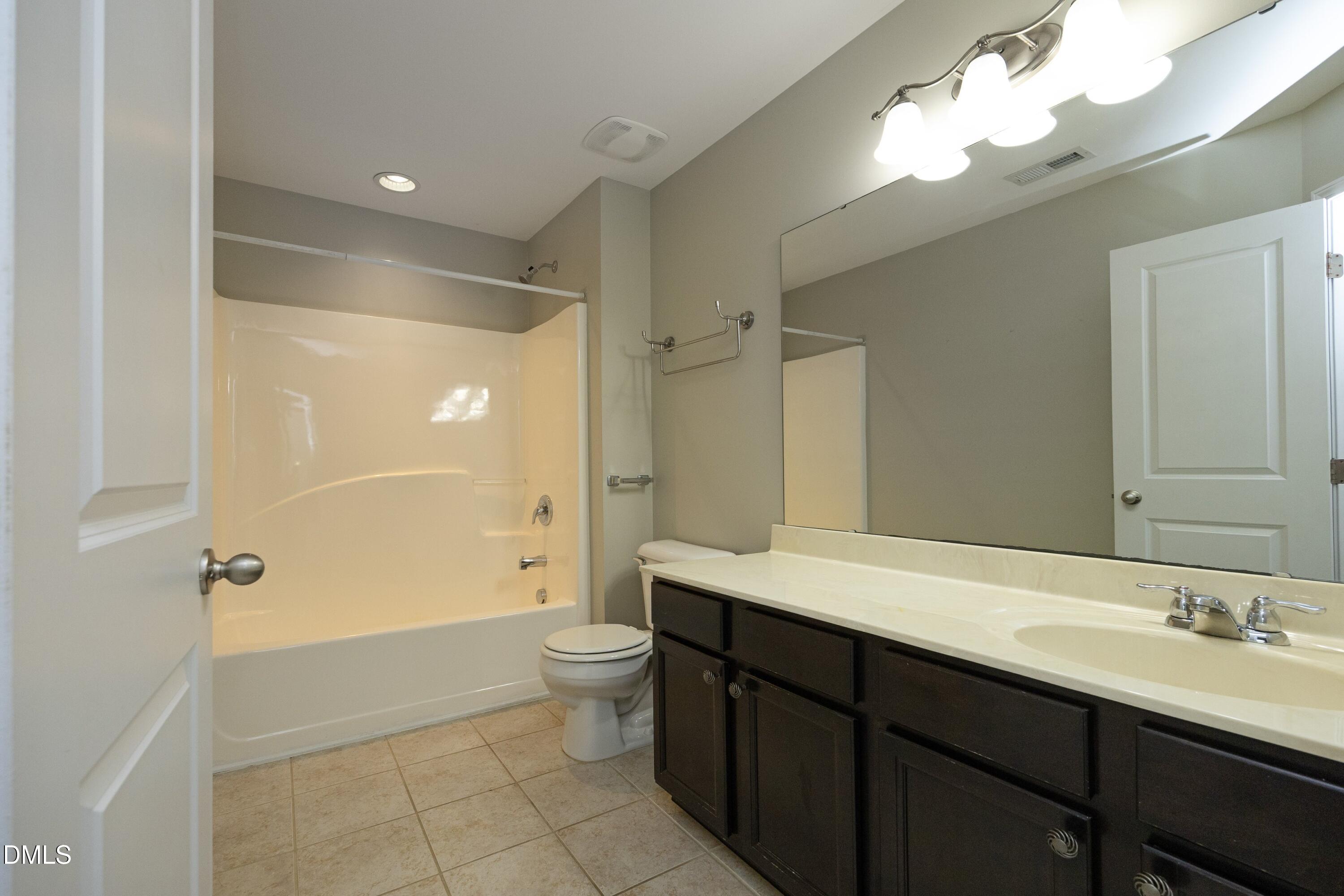 2072 Jersey City Place Property Photo 28
