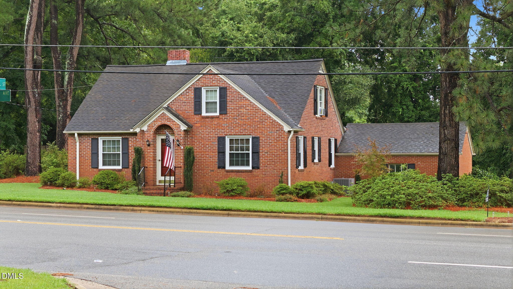 12137 Oak Avenue Property Photo 2