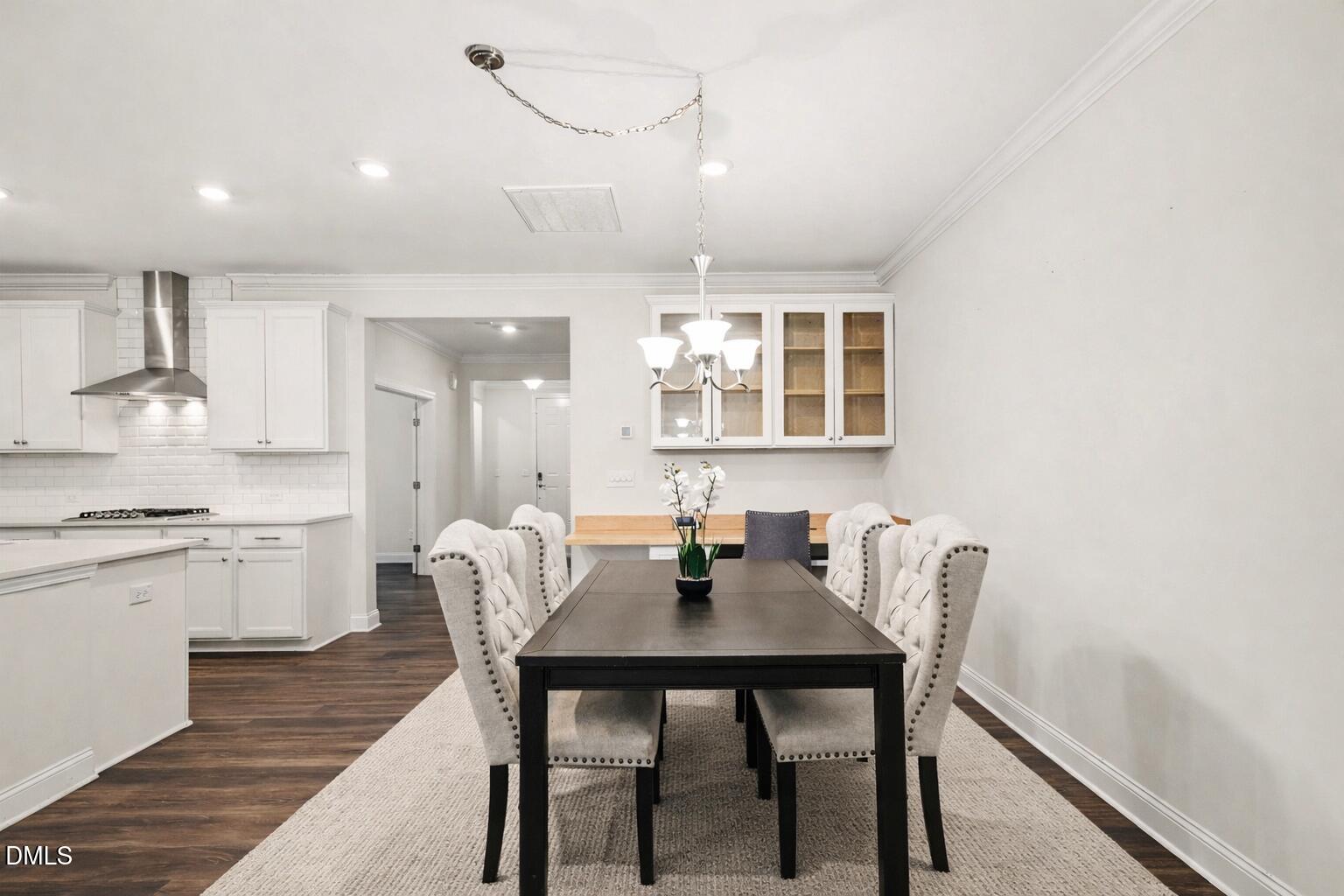 100 Ivory Lane Property Photo 6