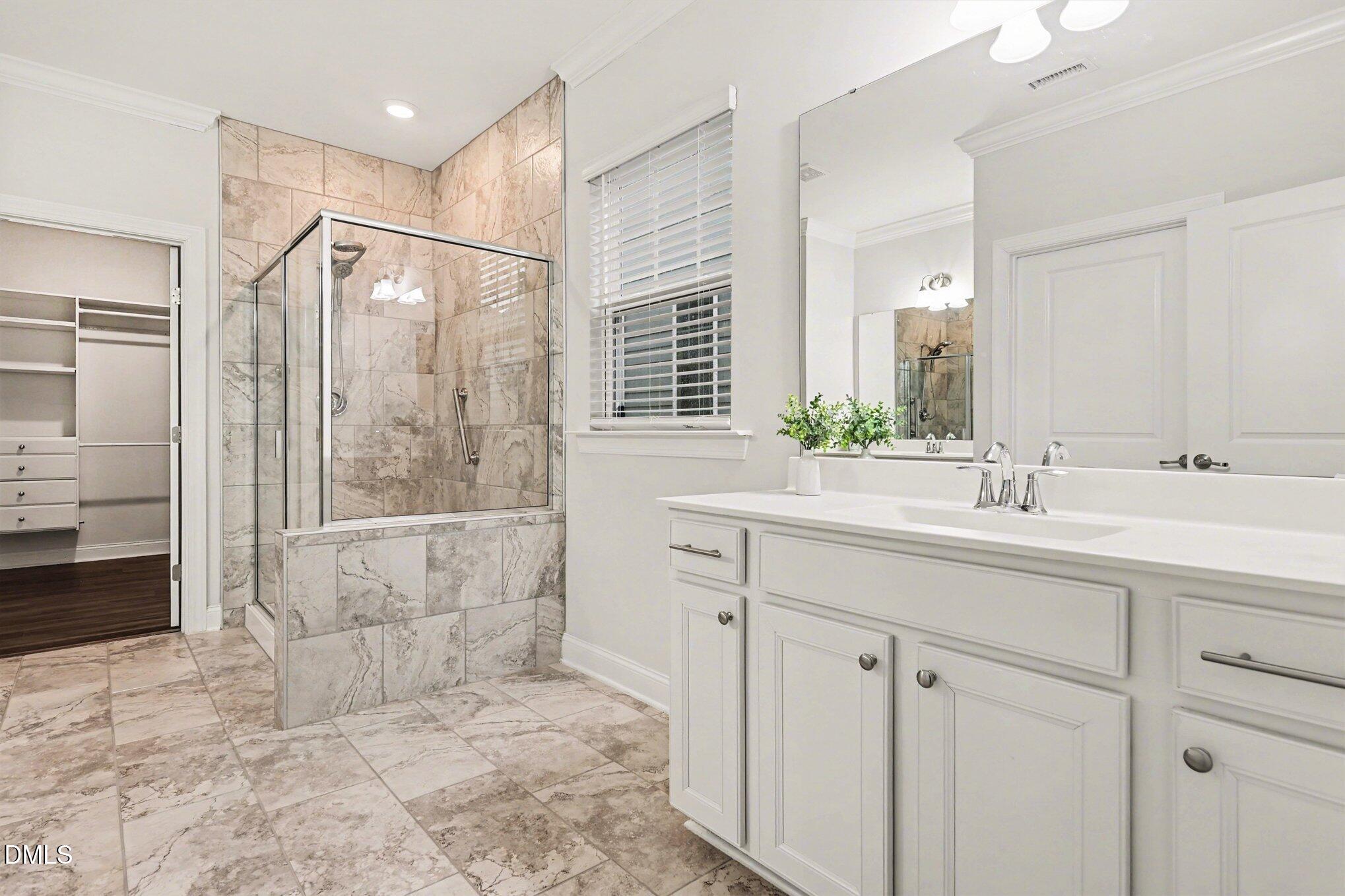 100 Ivory Lane Property Photo 12
