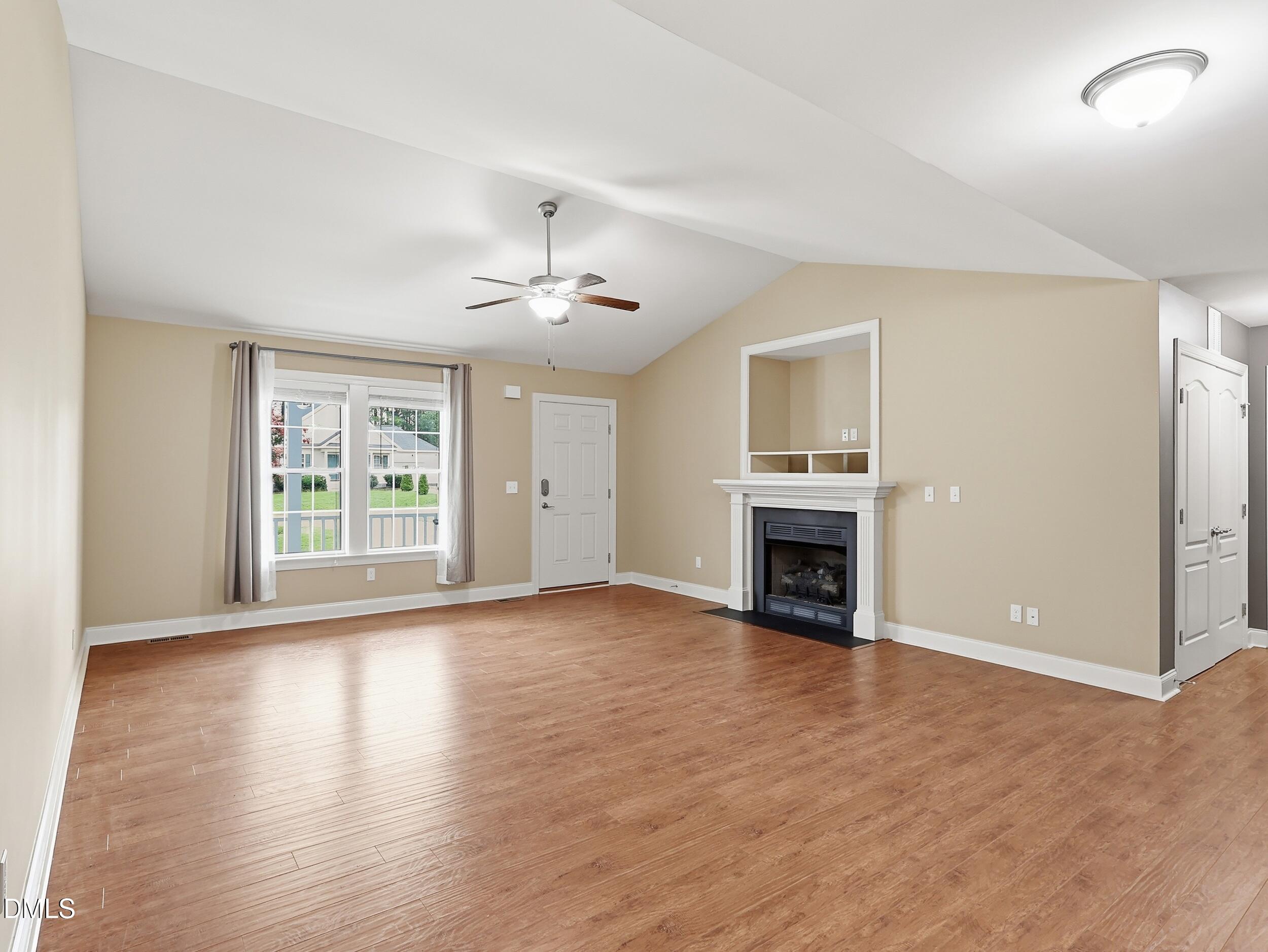 35 Hadleigh Way Property Photo 5