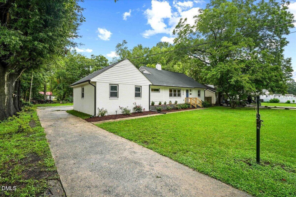 506 W Noble Street Property Photo 4